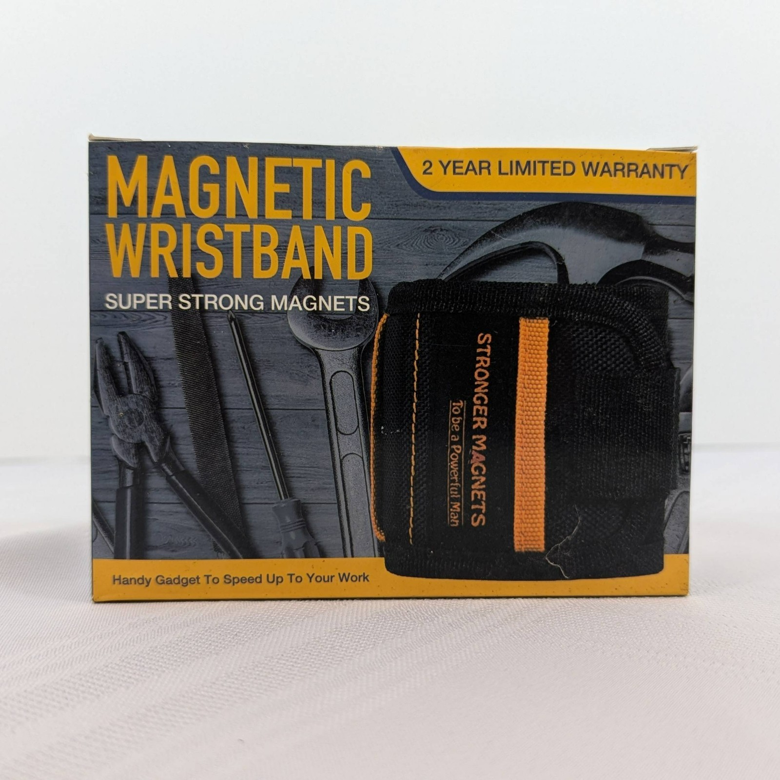 Pair of magnetic wristbands – in original packaging