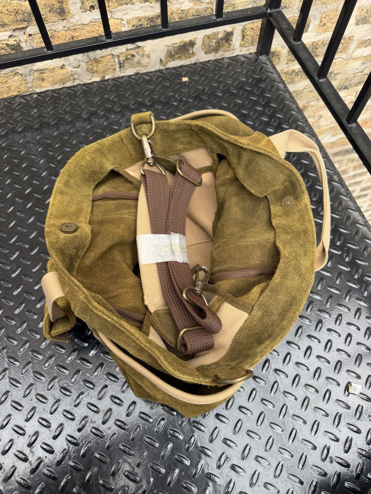 Smith & Hawken Premium Suede Leather Gardening Tool Bag w/ Shoulder Strap Green