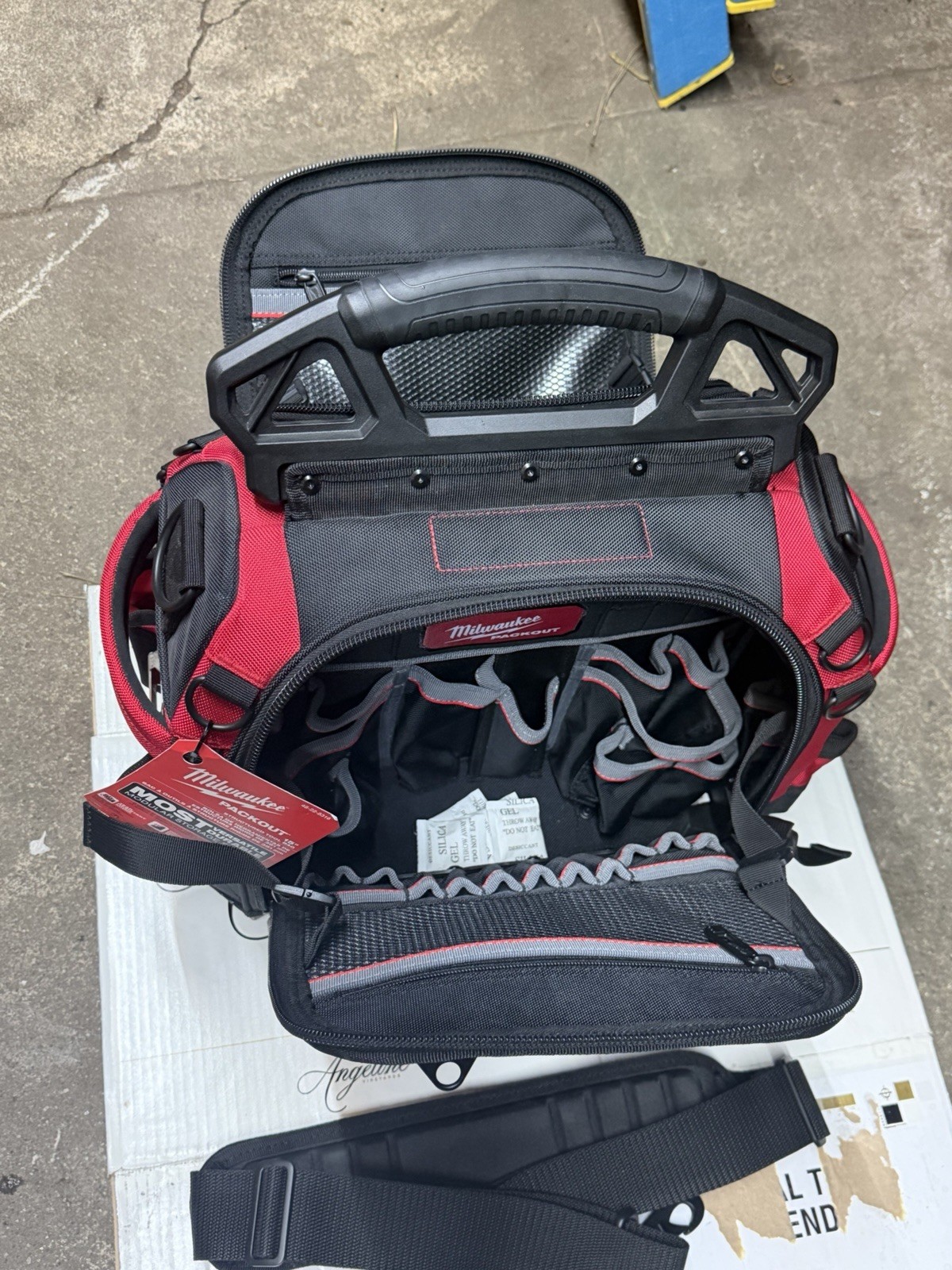 NEW Milwaukee Packout 15″ Tear-Resistant Durable Structured Tool Bag, 48-22-8316