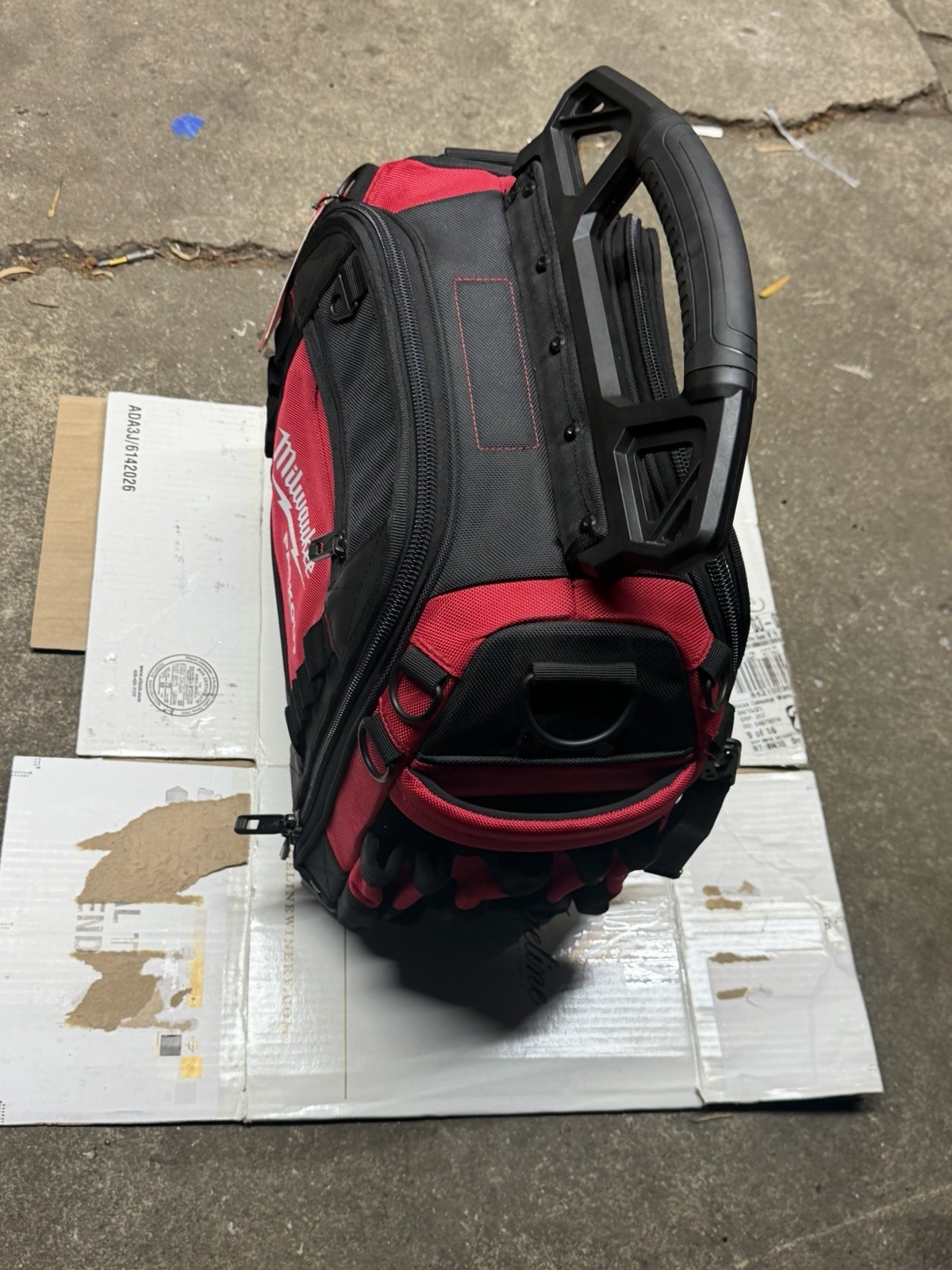NEW Milwaukee Packout 15″ Tear-Resistant Durable Structured Tool Bag, 48-22-8316