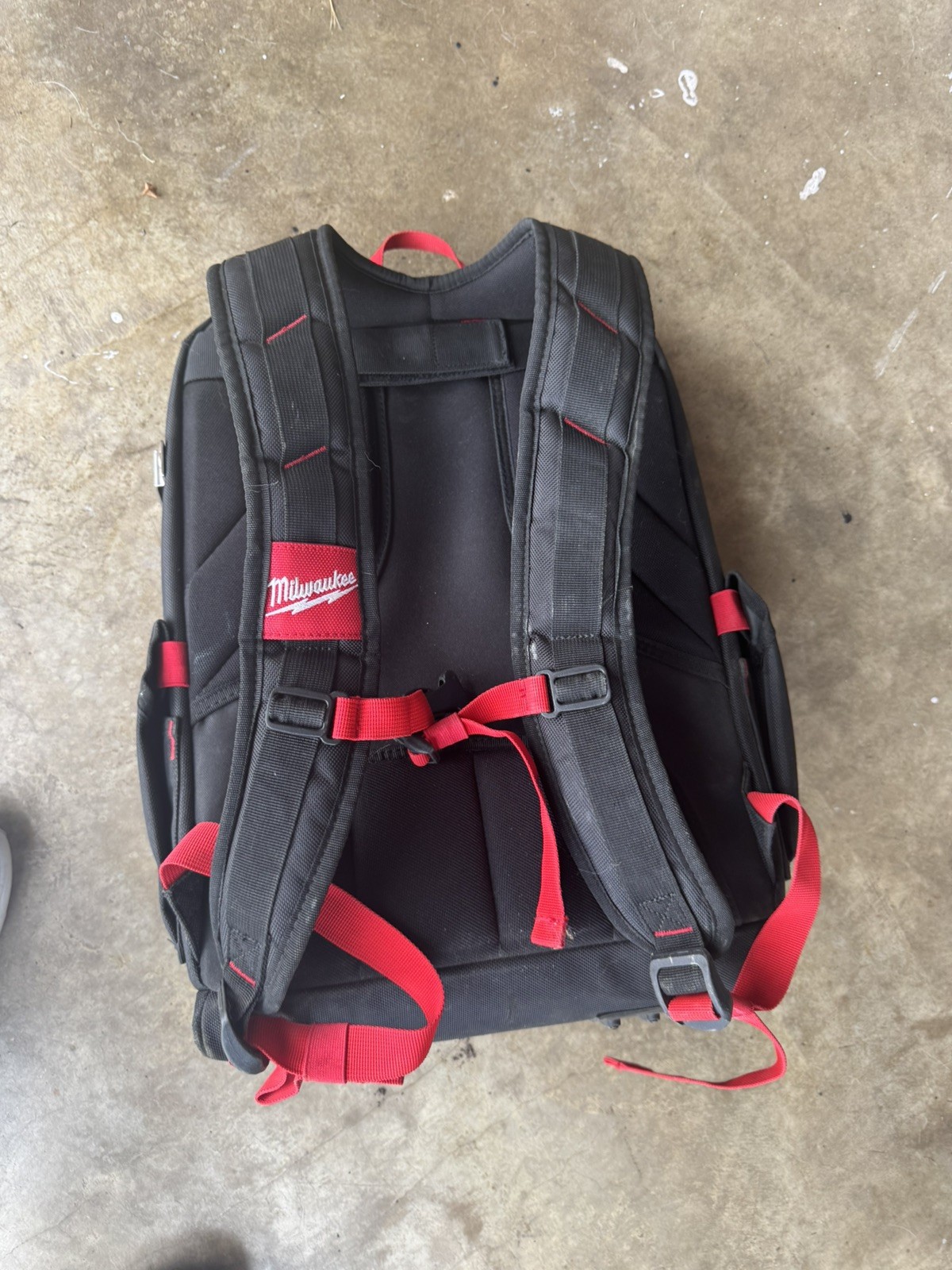 Milwaukee 48-22-8202 22-Pocket Low-Profile Backpack w/ Padded electronics sleeve