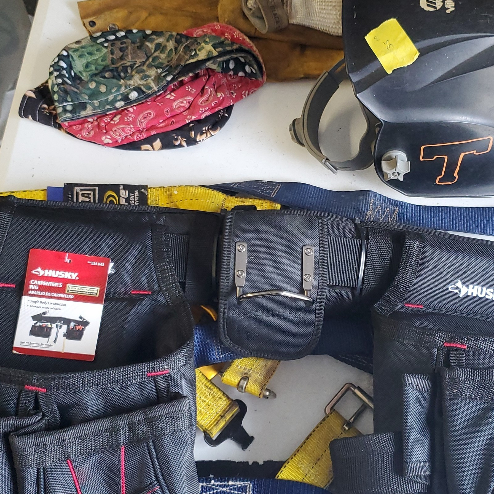 Husky Heavy-Duty Carpenter Apron Tool Belt Black/Red Adjustable HD00103
