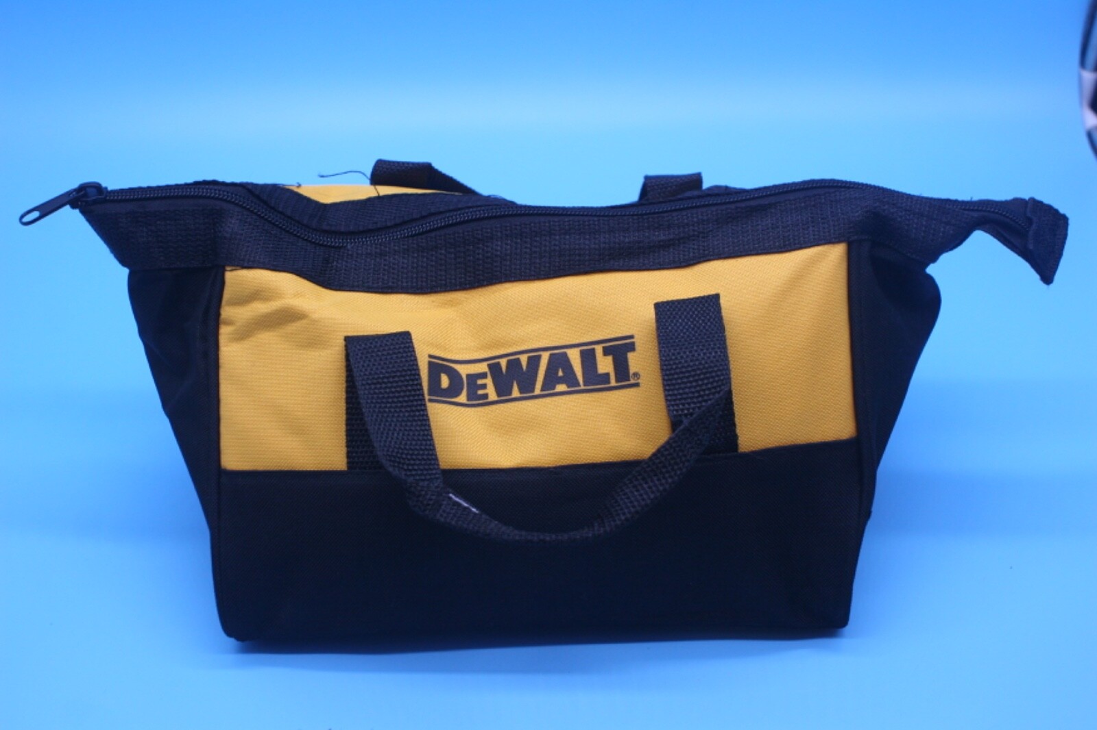 New Dewalt 9” Heavy Duty Nylon Tool Bag 9” x 9” x 8”