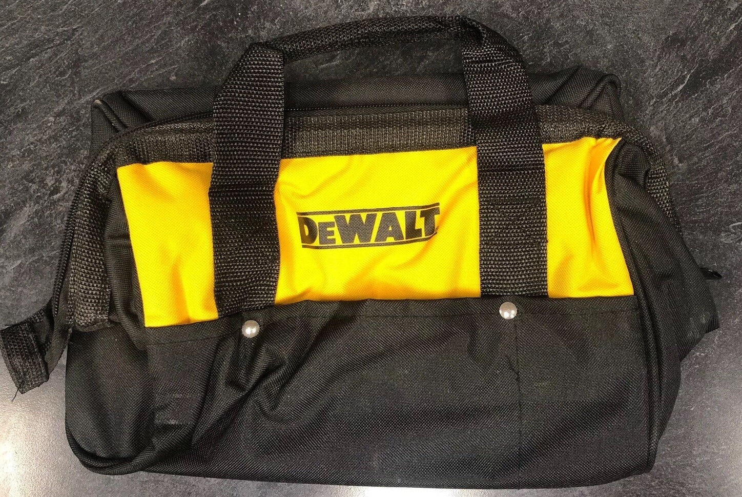 New Dewalt N037466 Heavy Duty Ballistic Nylon Tool Bag 13″ w/ Runners