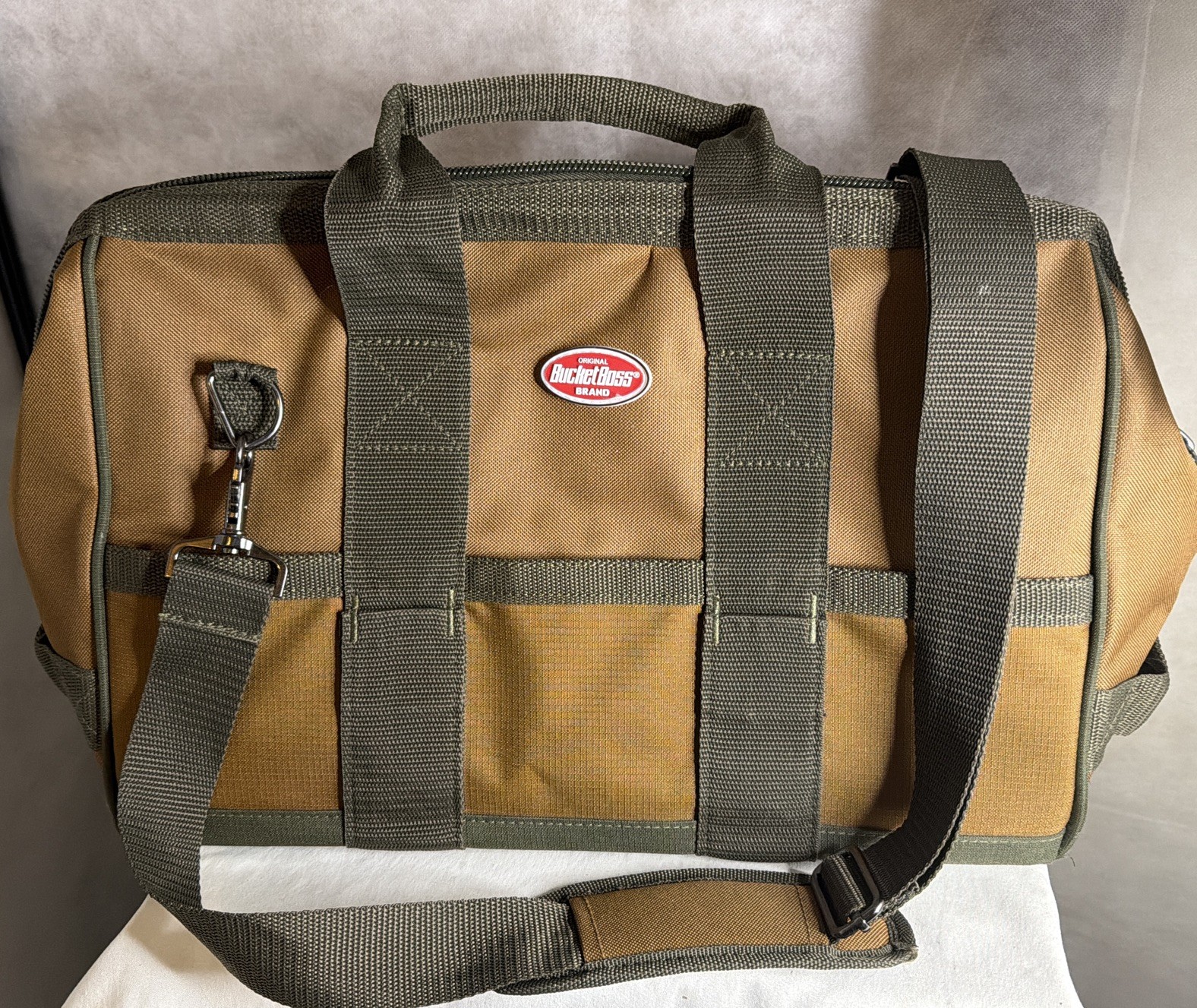 Bucket Boss Tool Bag: 16 Inches Wide 12 Pocket Brown And Green Heavy Duty NEW.