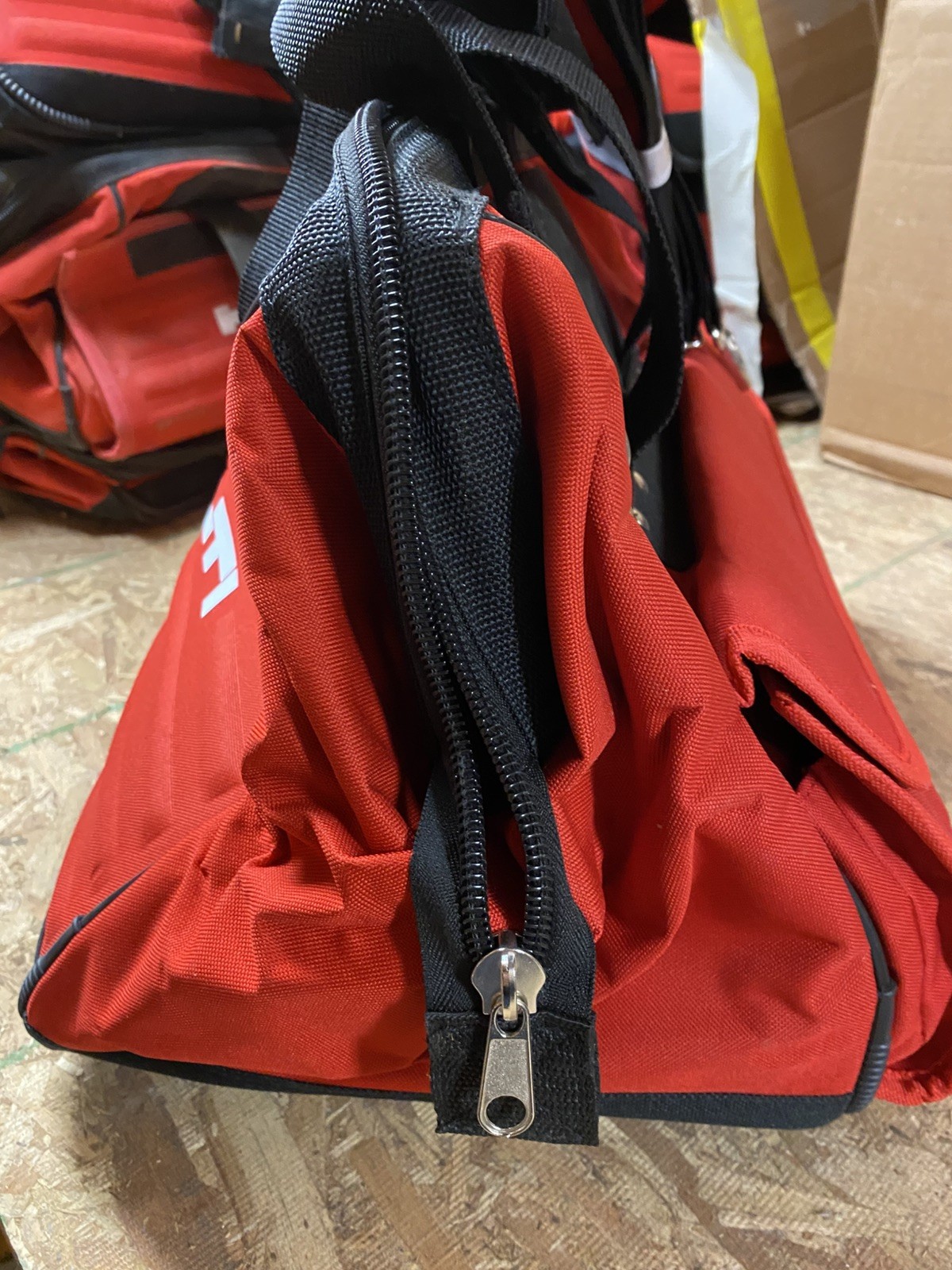 Hilti 16in HeavyDuty Contractor Tool bag, Medium Size NEVER USED. 2323711