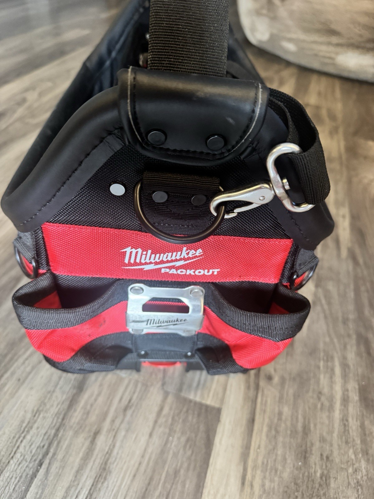 Milwaukee PACKOUT 15 in Structured Tool Tote w/ Handle Red/Black 48-22-8317