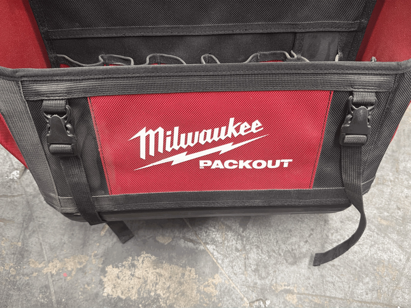 Milwaukee 15 in. PACKOUT Tote
