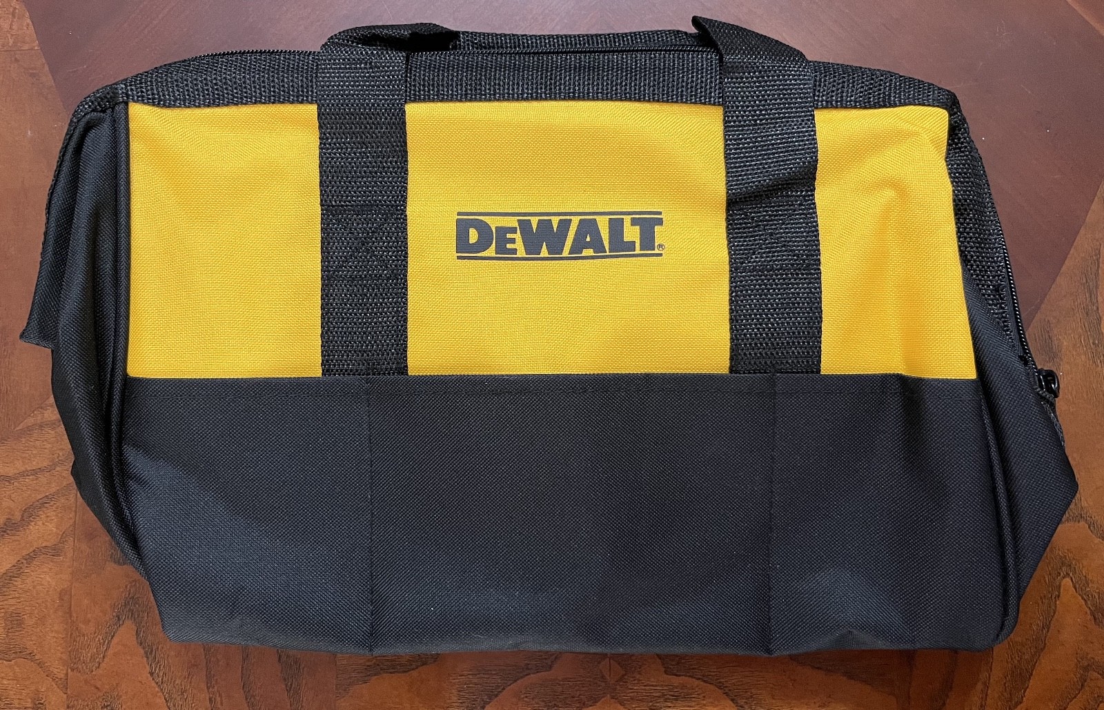 New Dewalt Heavy Duty Ballistic Nylon 15″ Tool Bag (15” x 11” x 9”)