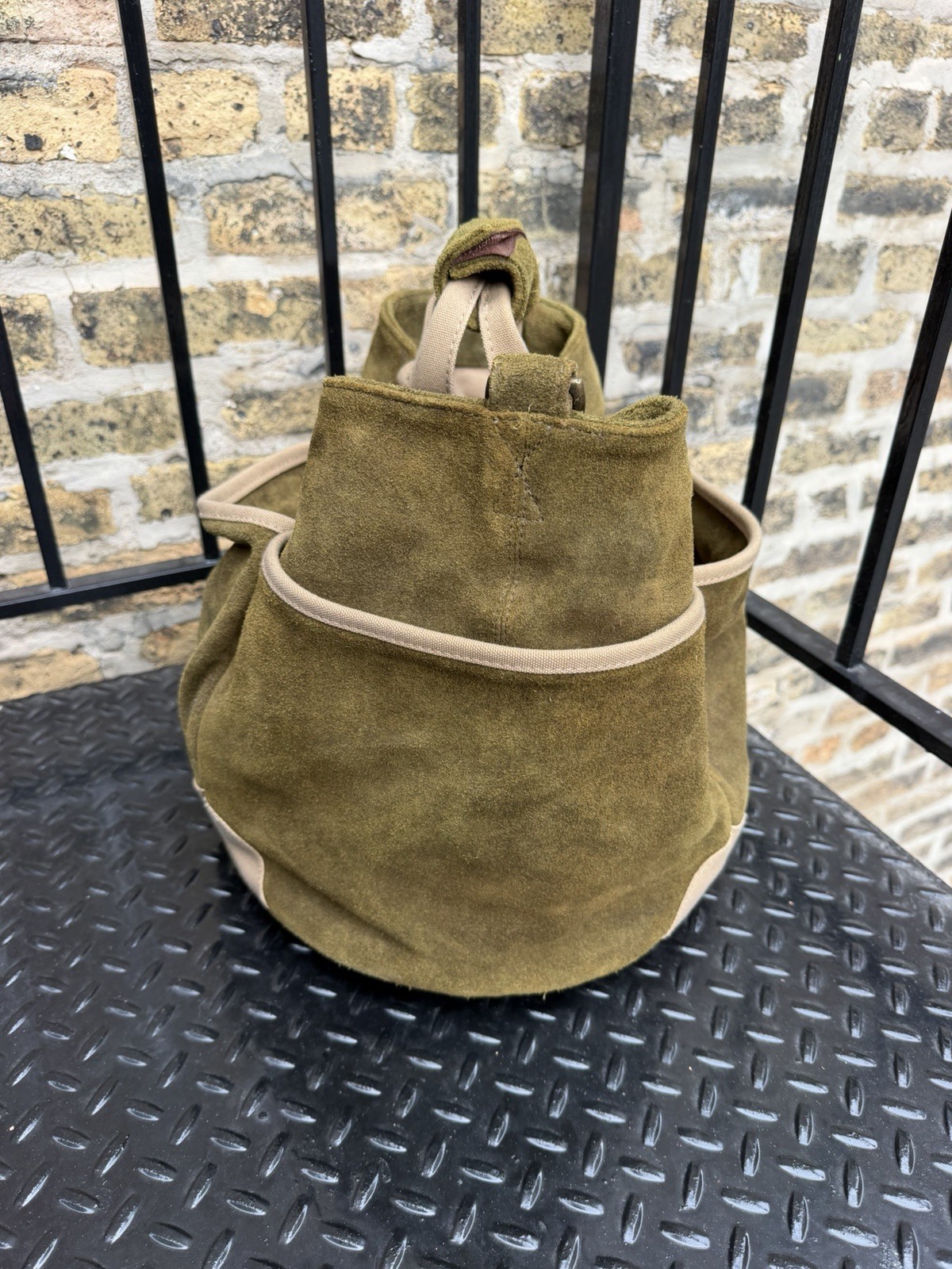 Smith & Hawken Premium Suede Leather Gardening Tool Bag w/ Shoulder Strap Green