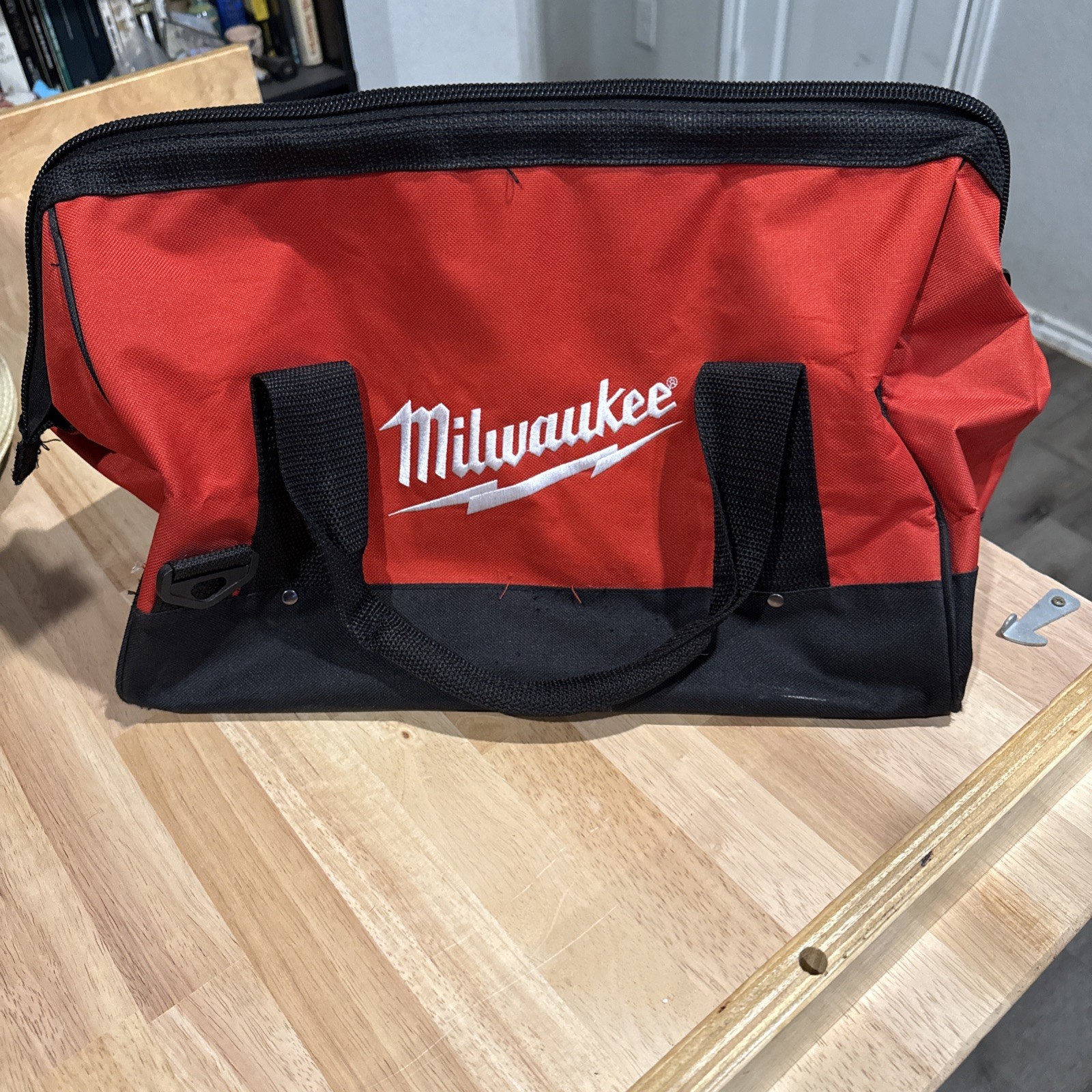 Milwaukee 16 inch Tool Bag Heavy Duty Contractor Bag