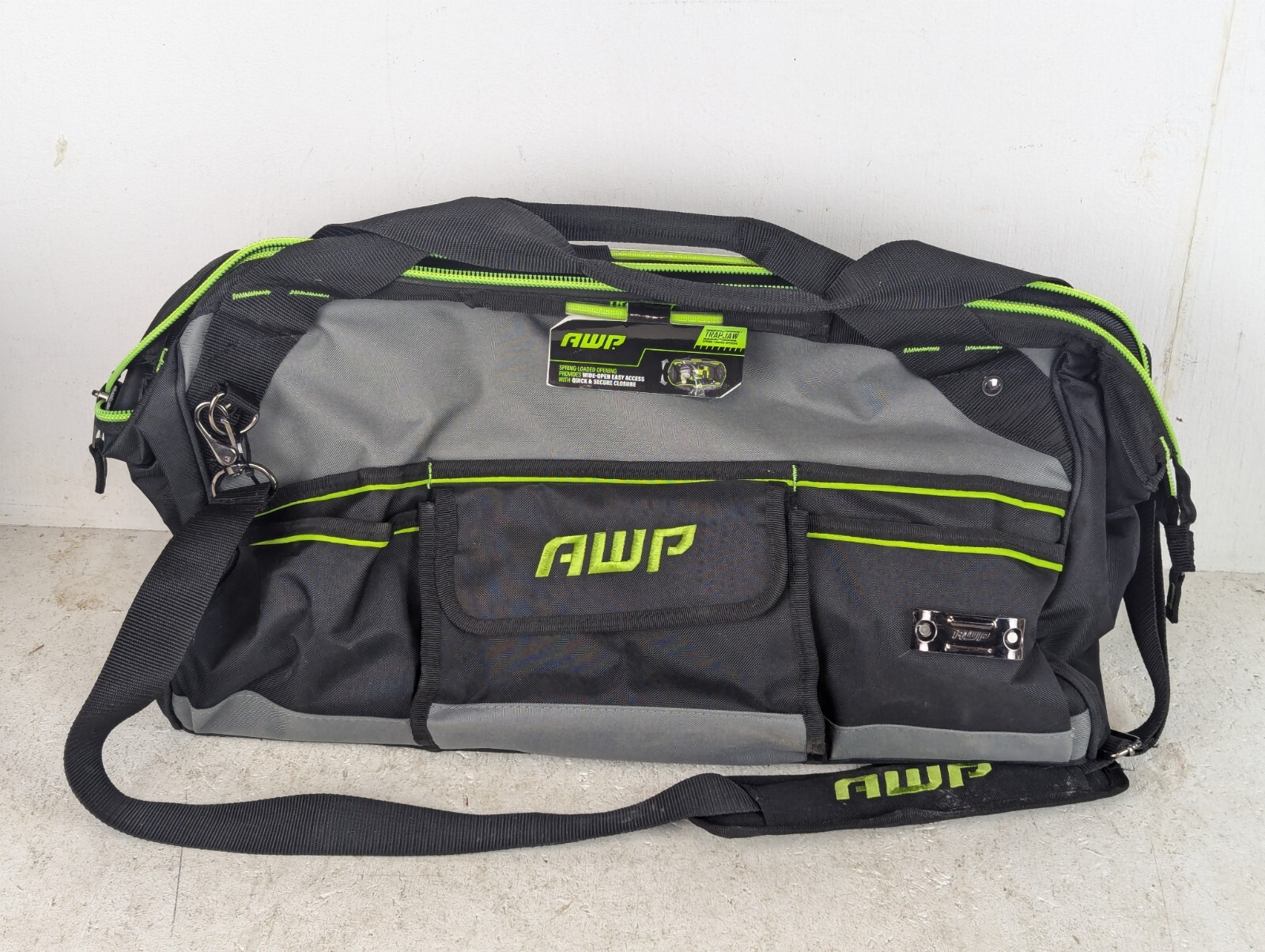 New AWP TrapJaw Tool Bag, 22 Inch, Wide-Open Easy Access, Black/Green 1L-2223-TJ