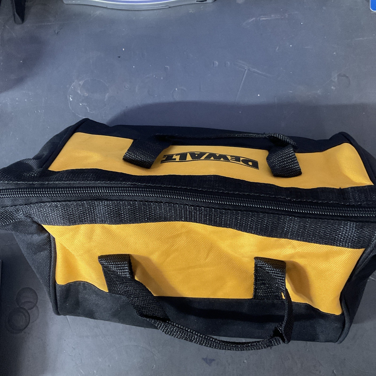 DEWALT TOOL BAG 8” X 11”, Zippered, N294699