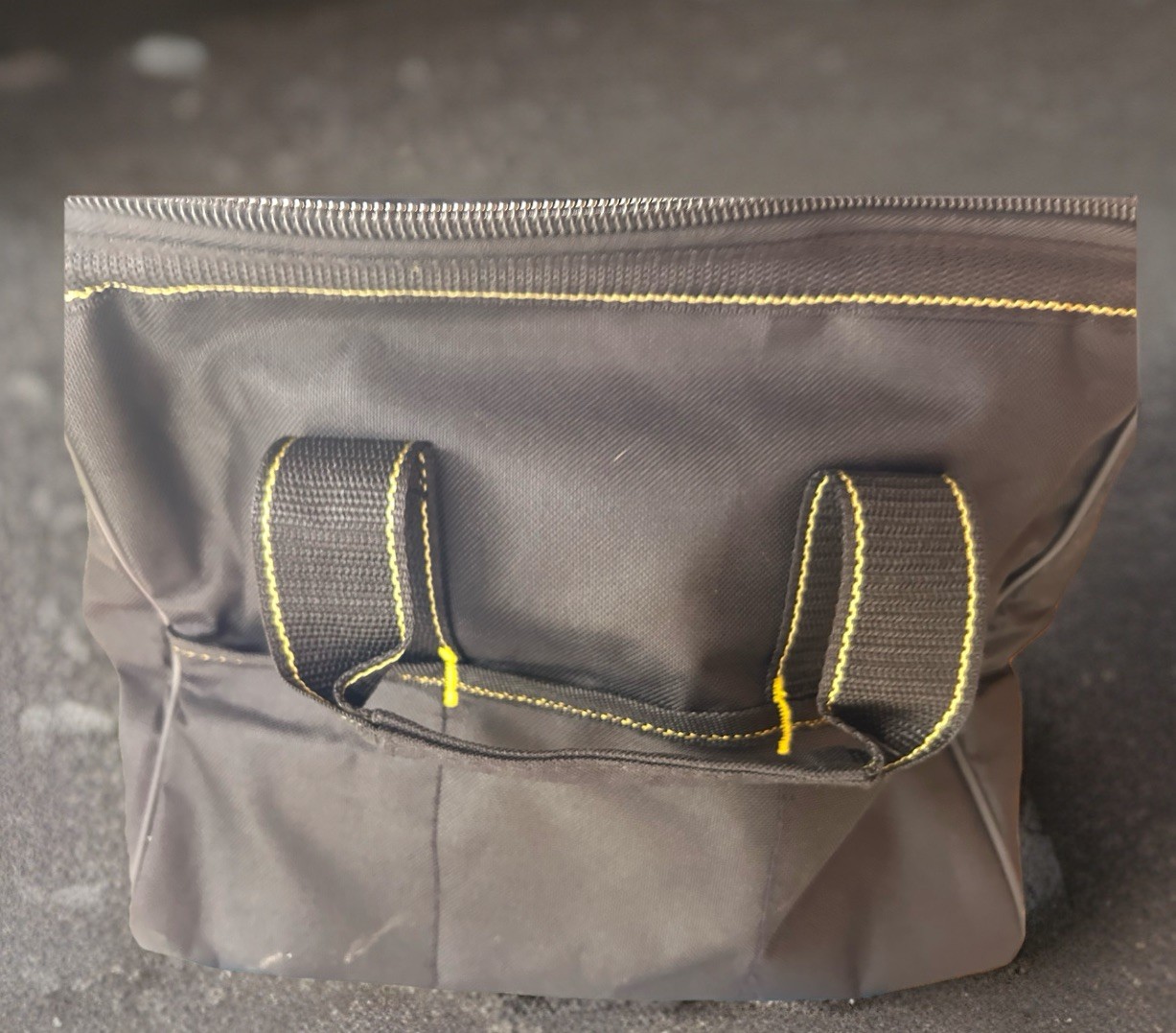 Voyager 12in Tool Bag Total Of 21 pockets 24Lb. Capacity BLACK NWT