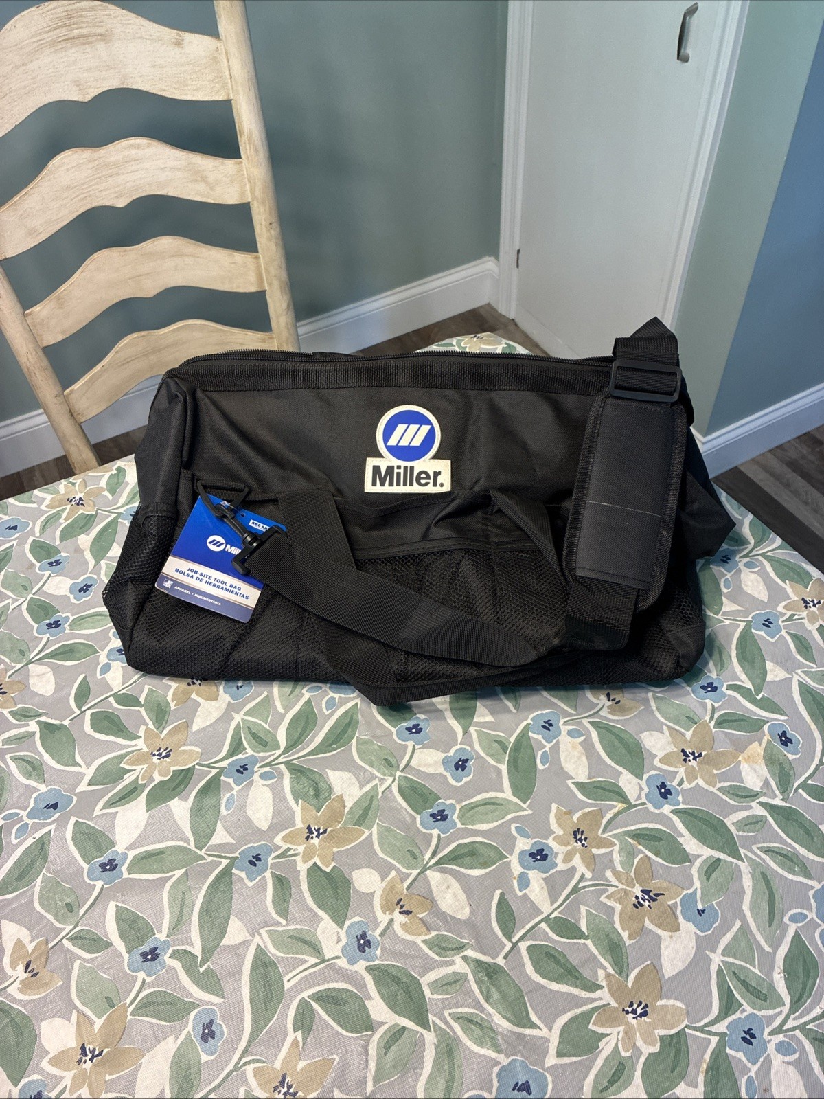 Miller Electric 228028 Tool Bag Black Polyester 22 Pockets Excellent Condition