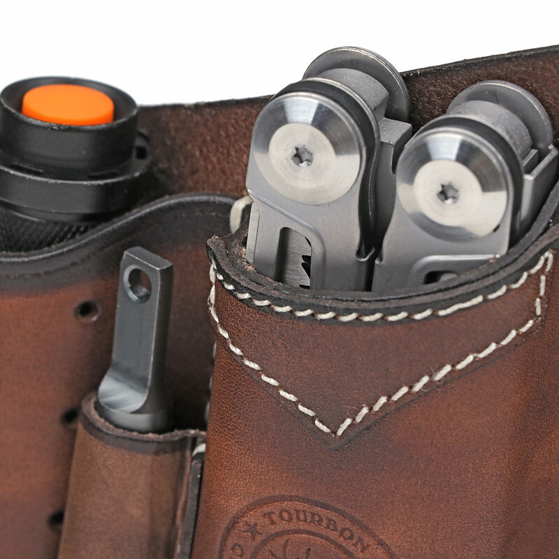 TOURBON 4-in-1 Camping Tools Sheath EDC Multitool Flashlight Pen Belt Holster