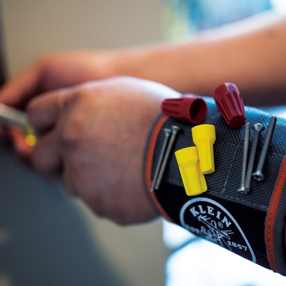 Klein Tools Tradesman Pro Magnetic Wristband