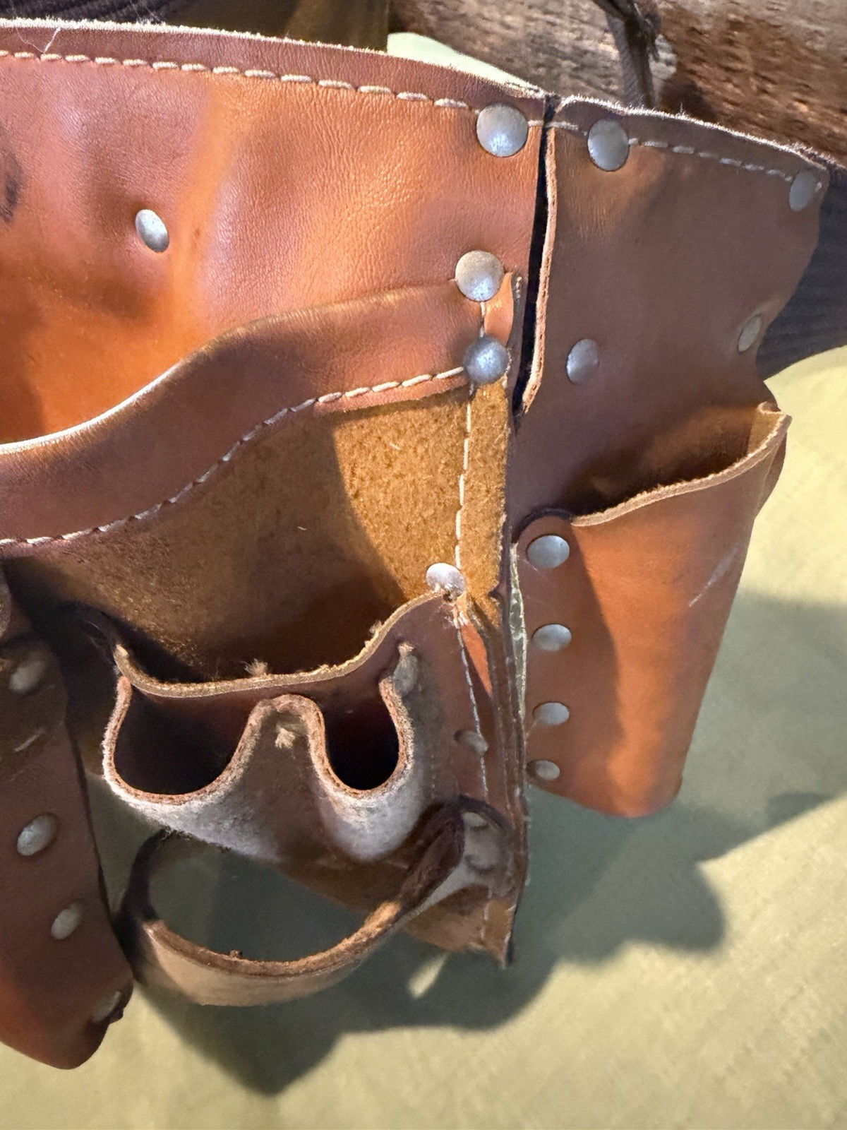 Genuine Suede Leather Tool Belt – Light Tan Leather Good Cond