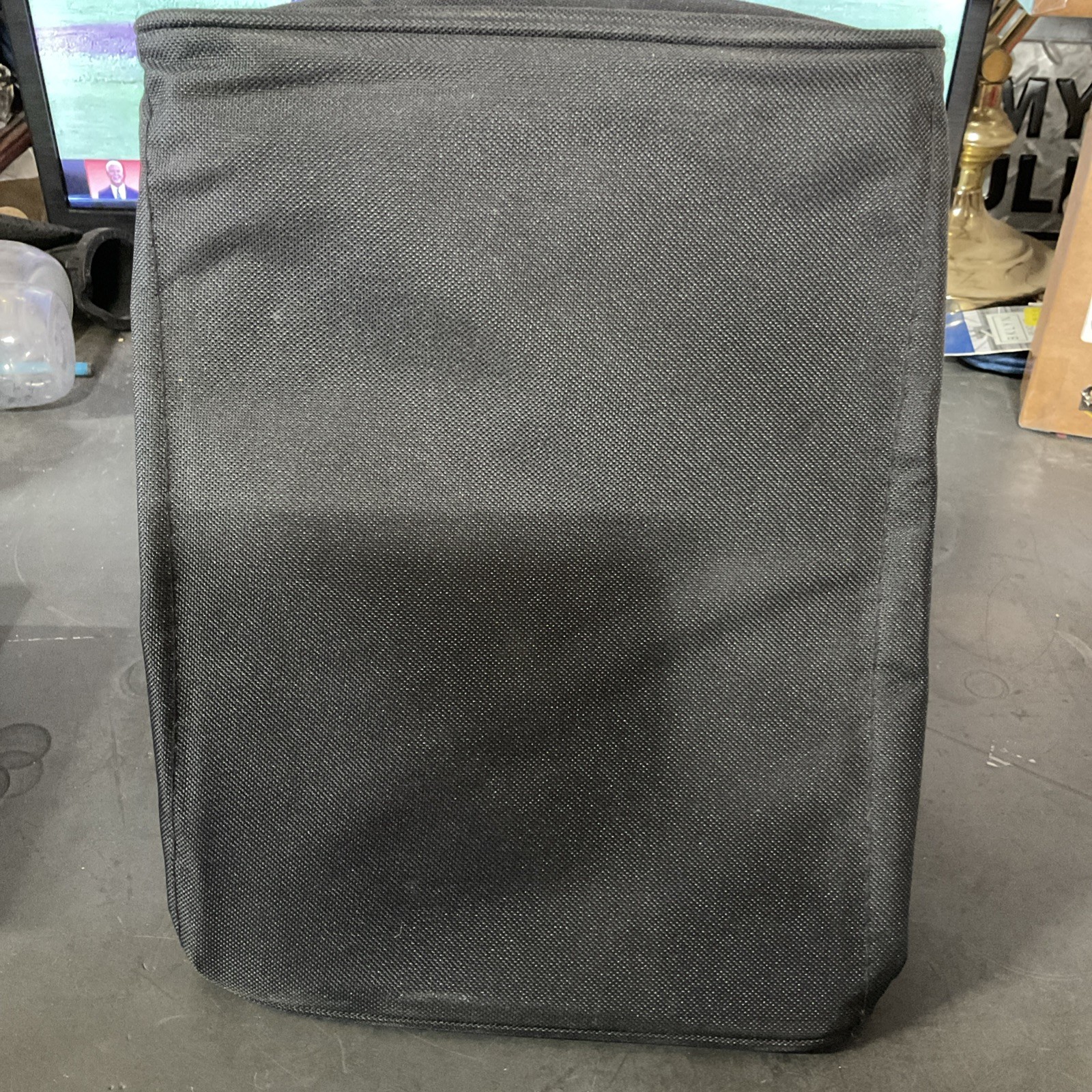 DEWALT TOOL BAG 8” X 11”, Zippered, N294699