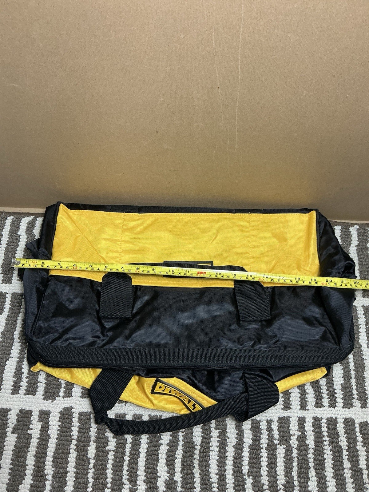 DEWALT Tool Bag Heavy Duty Ballistic Nylon 19” x 12″ x11″ w 6 pockets NEW