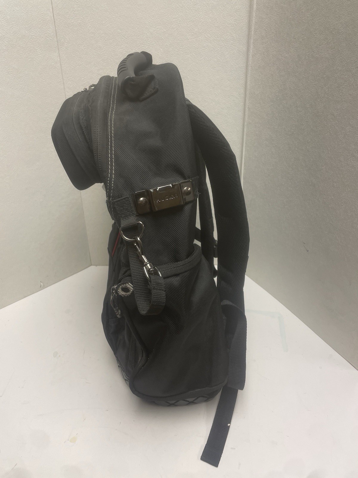 HUSKY 16-inch Pro Tool Backpack Waterproof With Molded Base – H-68004-03