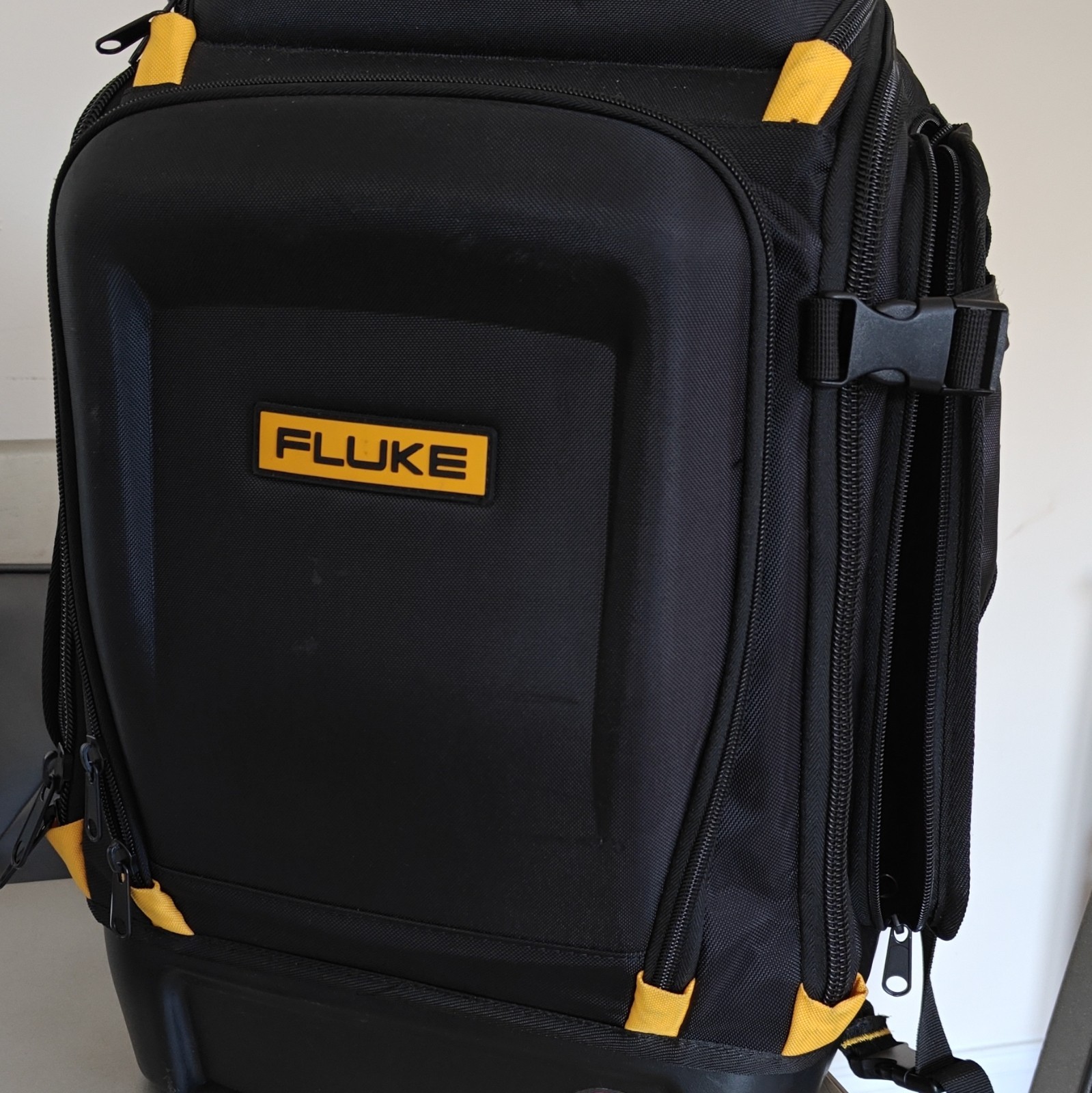 Fluke Pack30 Large Tool Backpack Fabric Black/Yellow with Handle