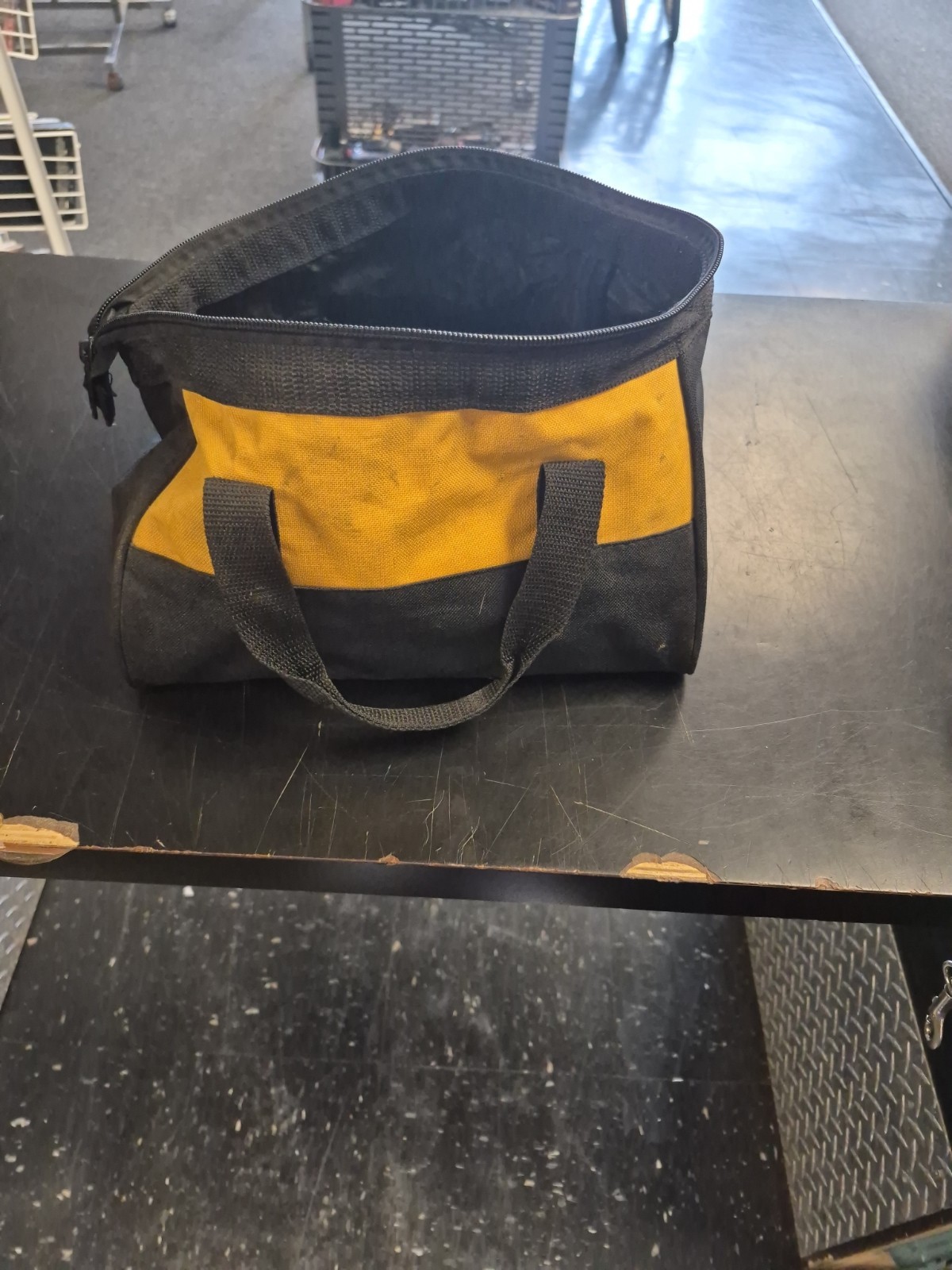 DeWalt 11″x9″x7″ Small Tool Bag Canvas Carrying Bag
