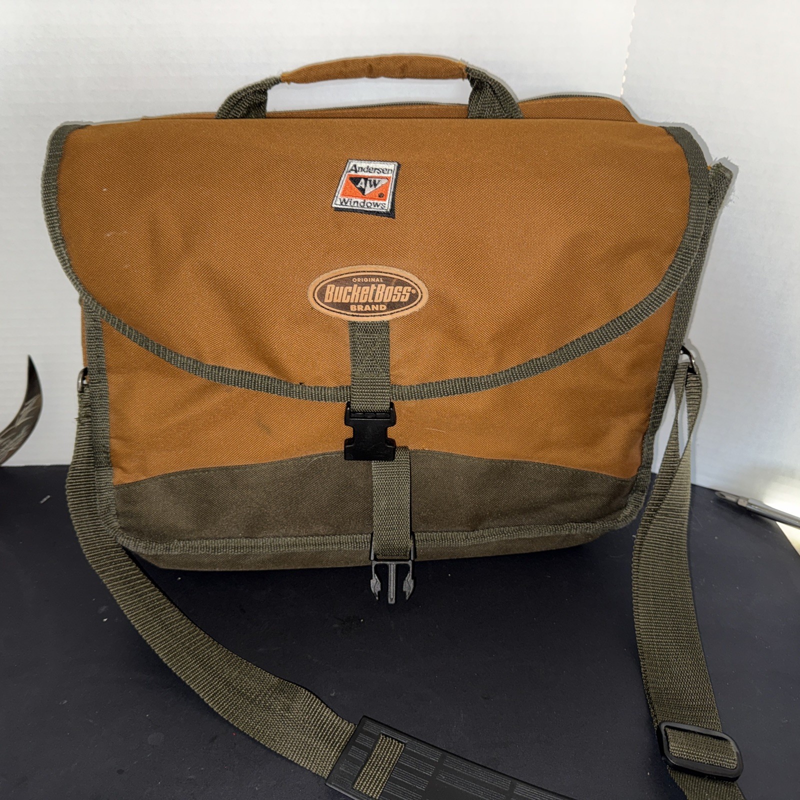 Bucket Boss Canvas Contractor Messenger Shoulder Bag 17x13in Strong Pockets