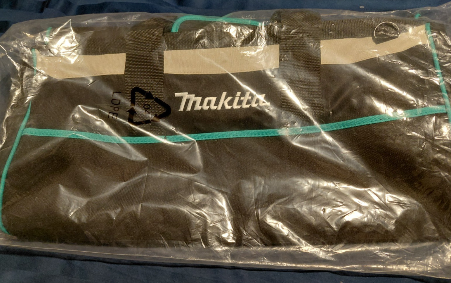 Makita 832411-9 20.5″ Heavy Duty Large Tool Bag with 6 Pockets