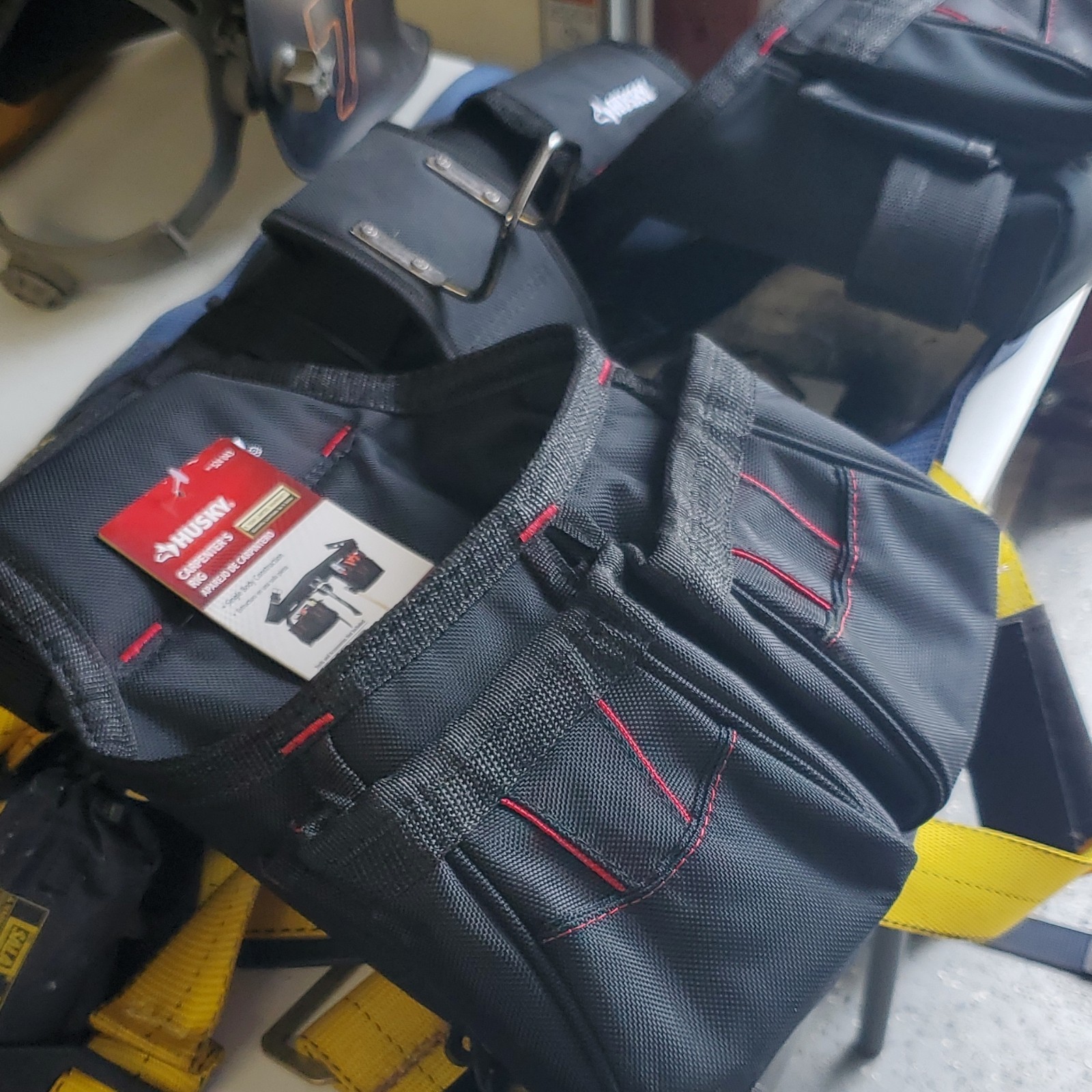 Husky Heavy-Duty Carpenter Apron Tool Belt Black/Red Adjustable HD00103