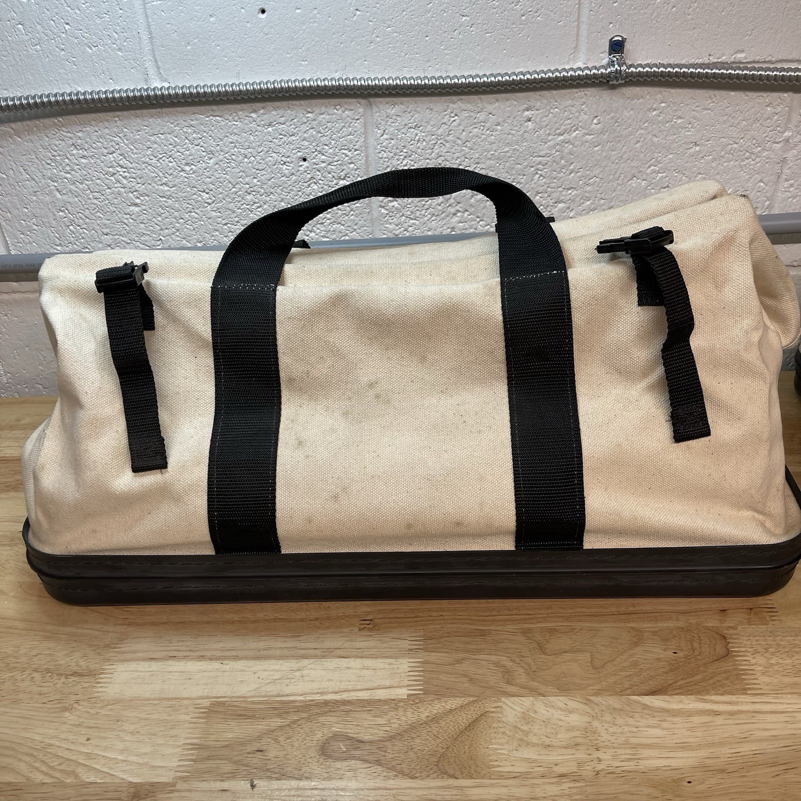 Warren Heim Corp. BUZZLINE 62-220 Lineman Industrial Tools Canvas Bag