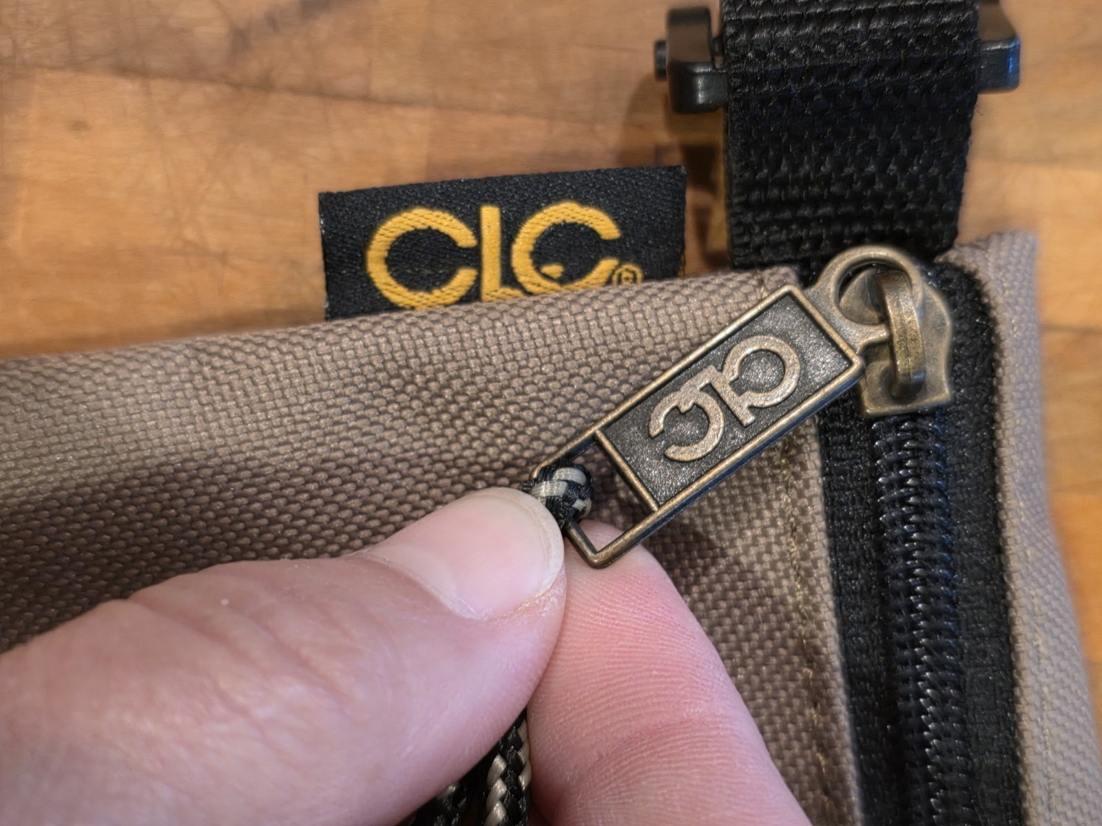 CLC Custom Leathercraft Beige Zip Bag Pouch With Plastic Clip 12.25″ x 6.25
