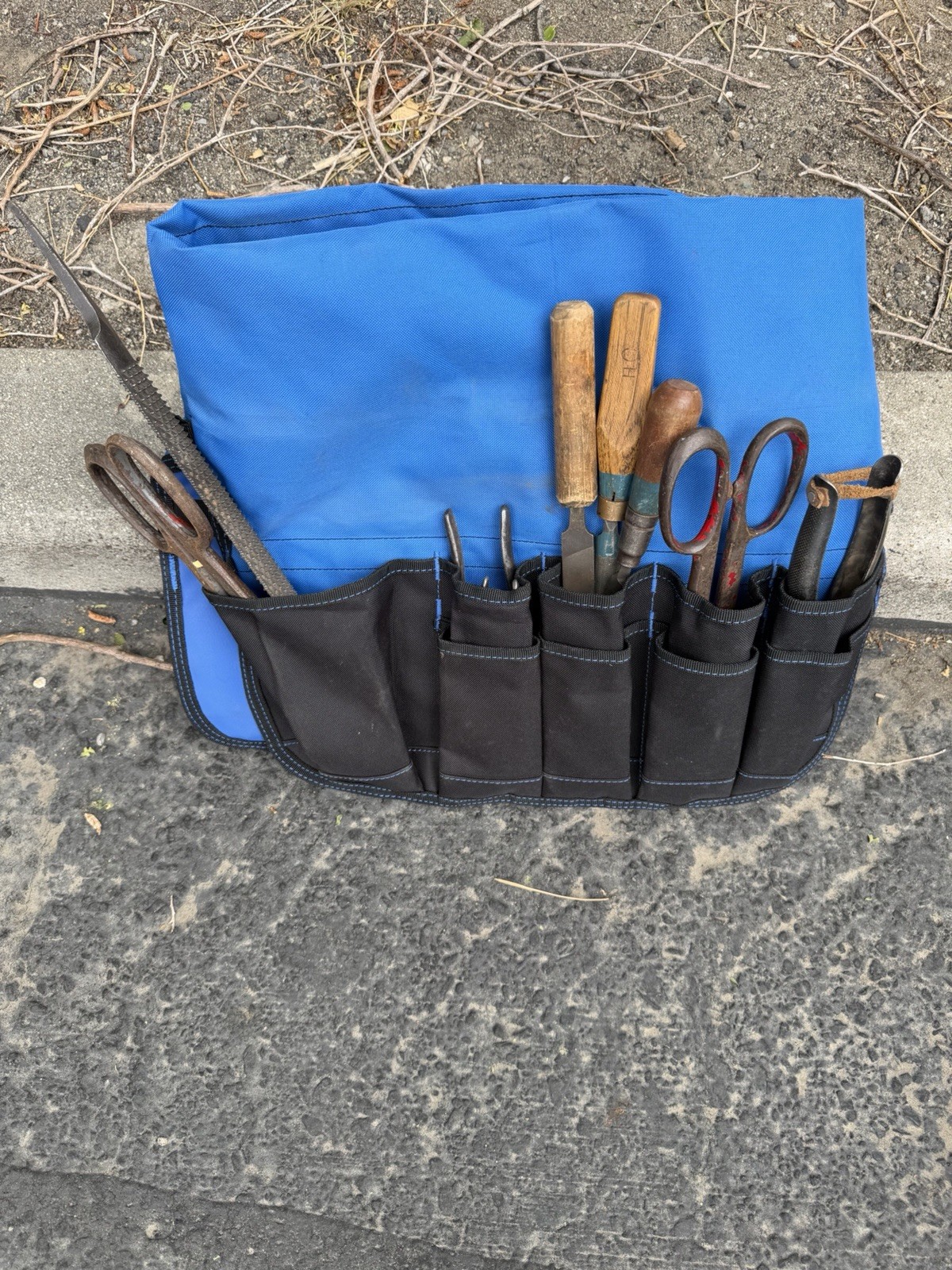 Kobalt Lowe’s 100 Tool Bag Blue/Black Fabric Multiple Pockets