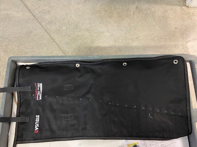 Wright Tool 758-ROLL Denim Tool Roll – 35-1/4″ x 19-3/4″ – 18 pockets – NEW