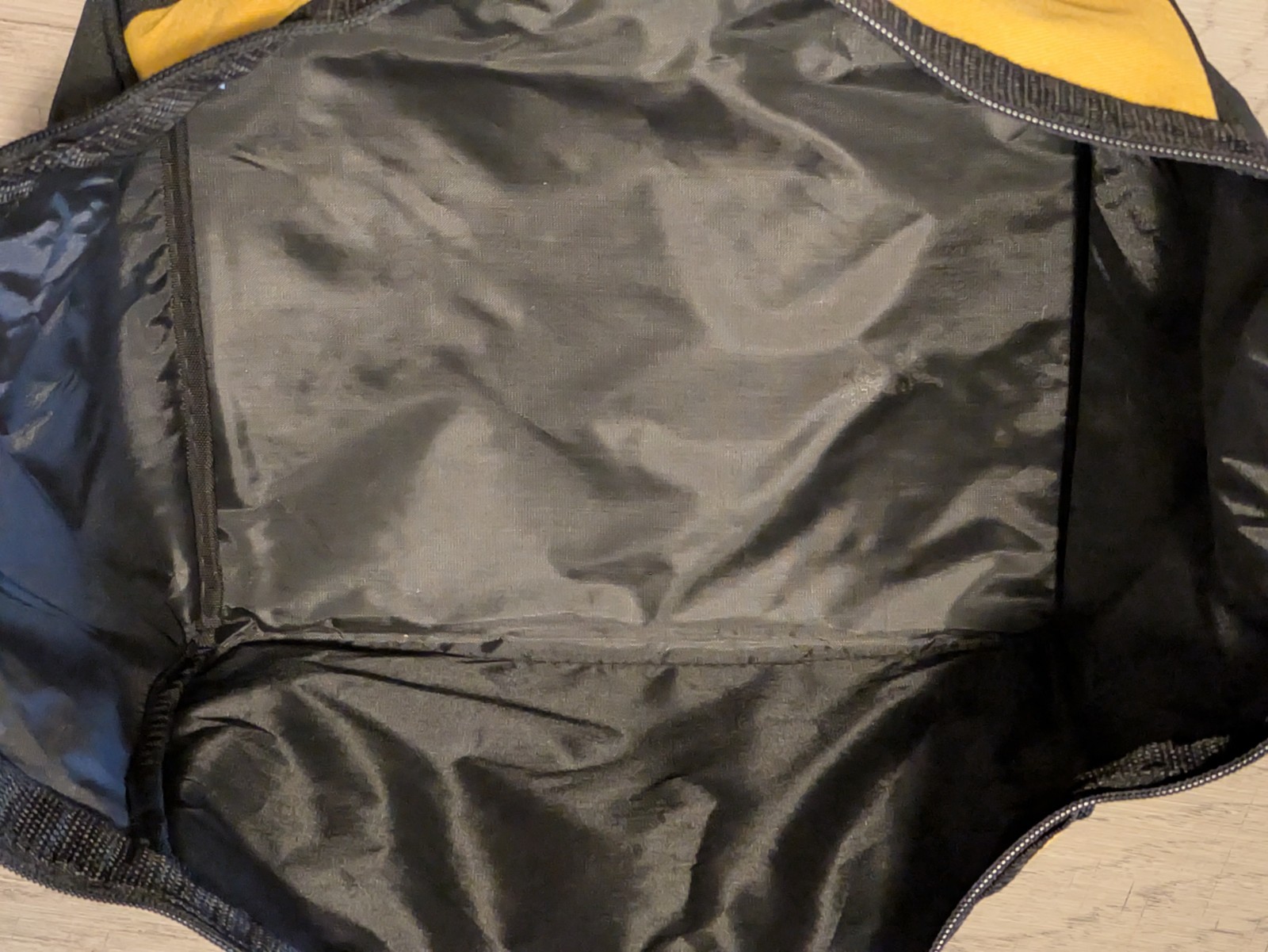 DeWALT 13″ x 10″ x 10″ Ballistic Nylon Tool Bag – NA705139 – NEW