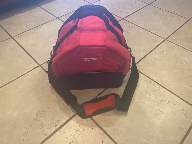 Milwaukee 42-55-2123 Utility Bucket Light Bag