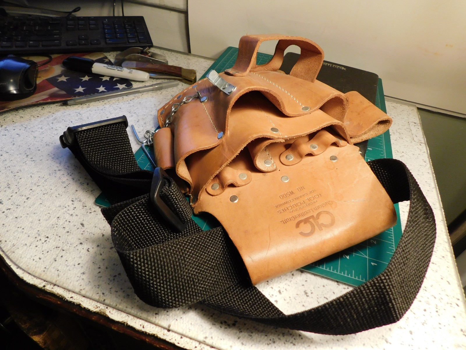 CLC Custom Leather Craft No. W500 9 Compartment Tool Carry Pouch w/ Belt