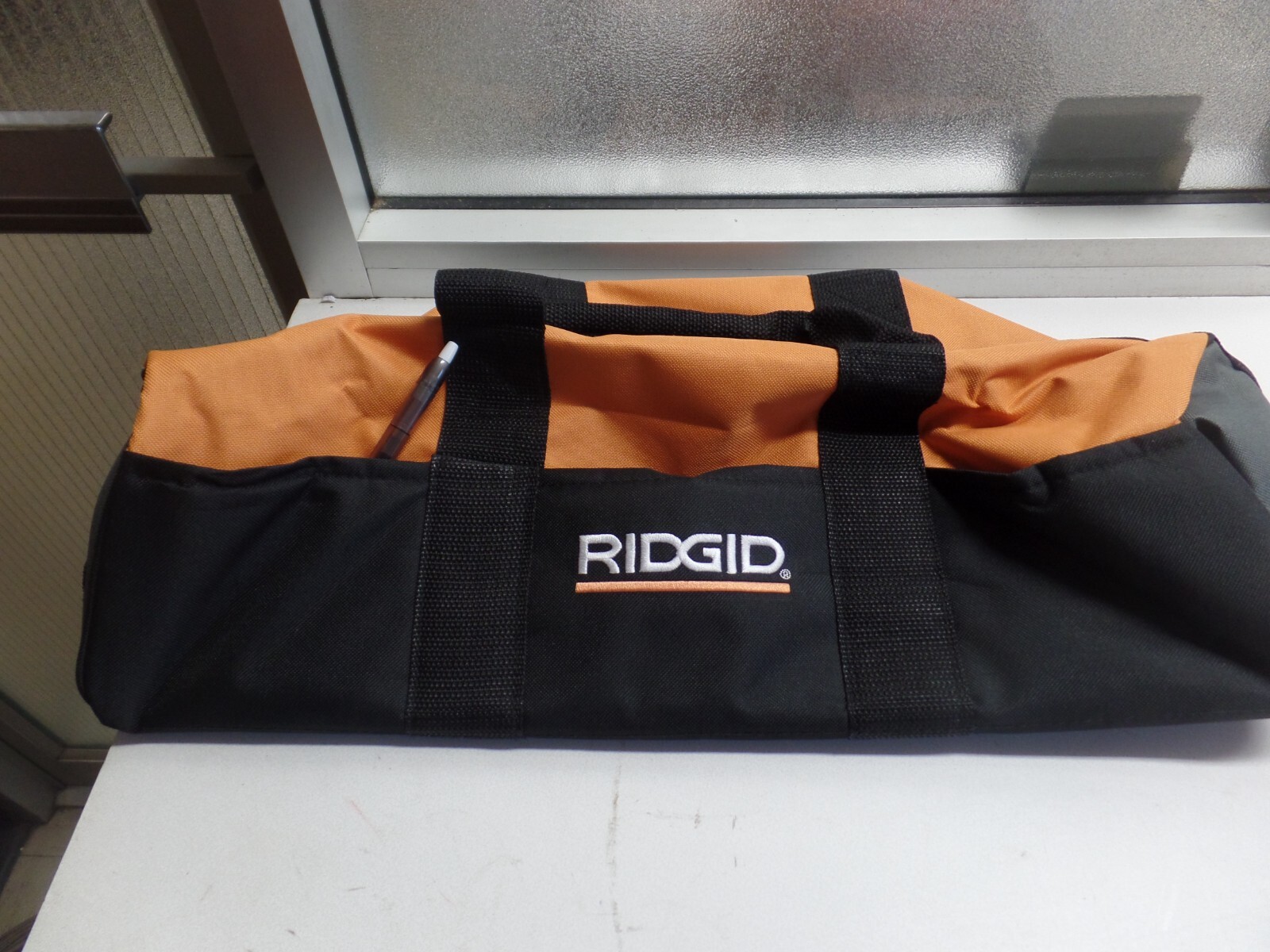 Brand New Ridgid 22″ X 7 ” X 9 Large Heavy Duty 6 Pocket Tool Bag