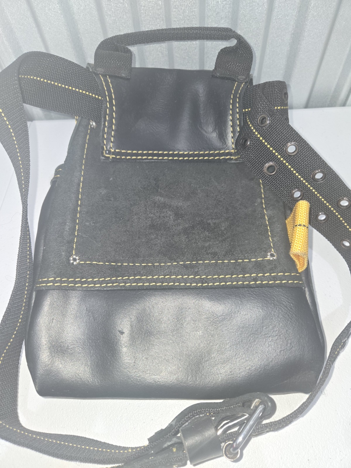 DEWALT Leather Carpenter Tool Pouch Nail Bag w/ Adjustable Belt Framing Rig