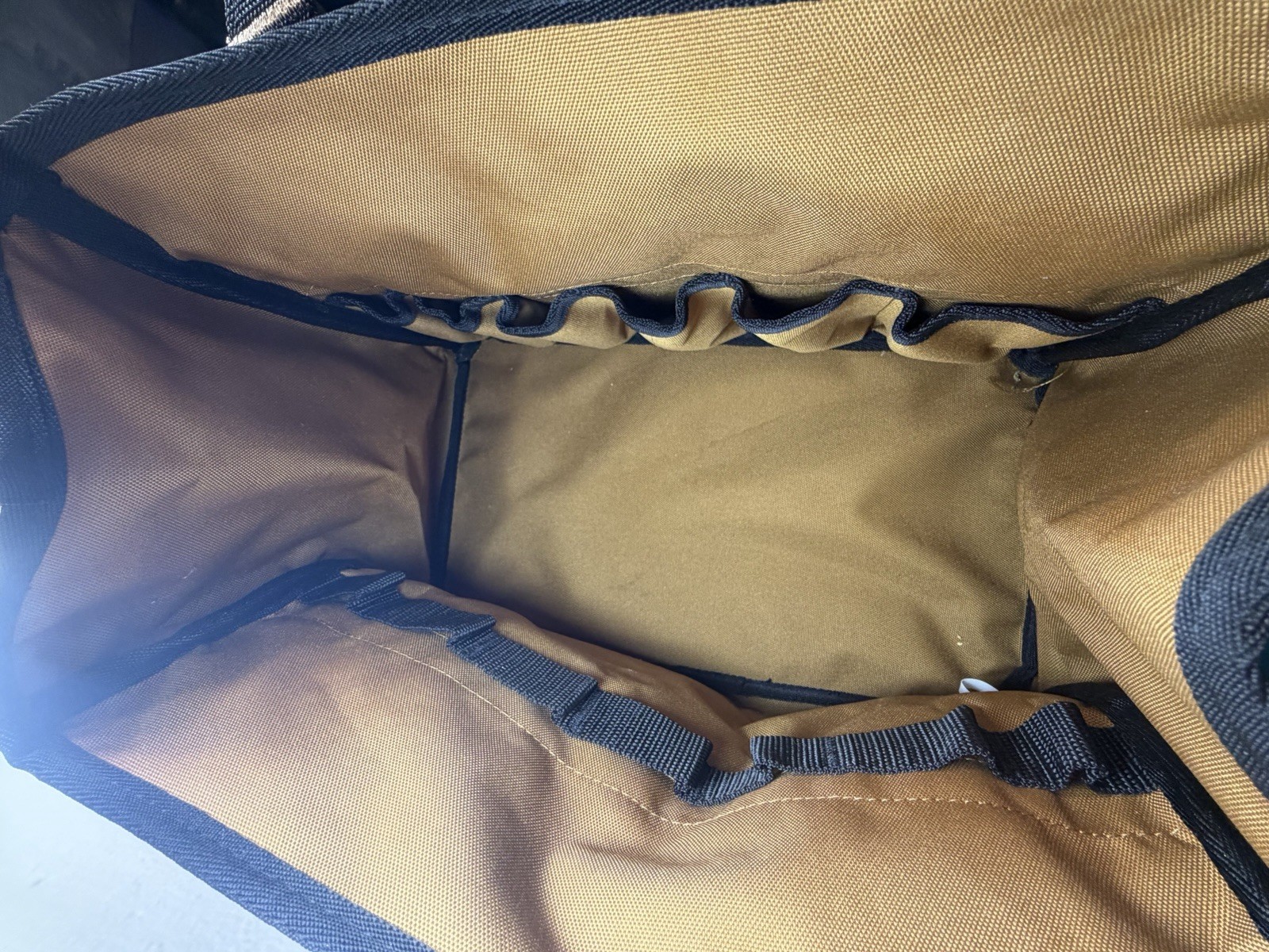 Carhartt 14 Inch Heavyweight Tool Bag with 25 Pockets Brown – NEW