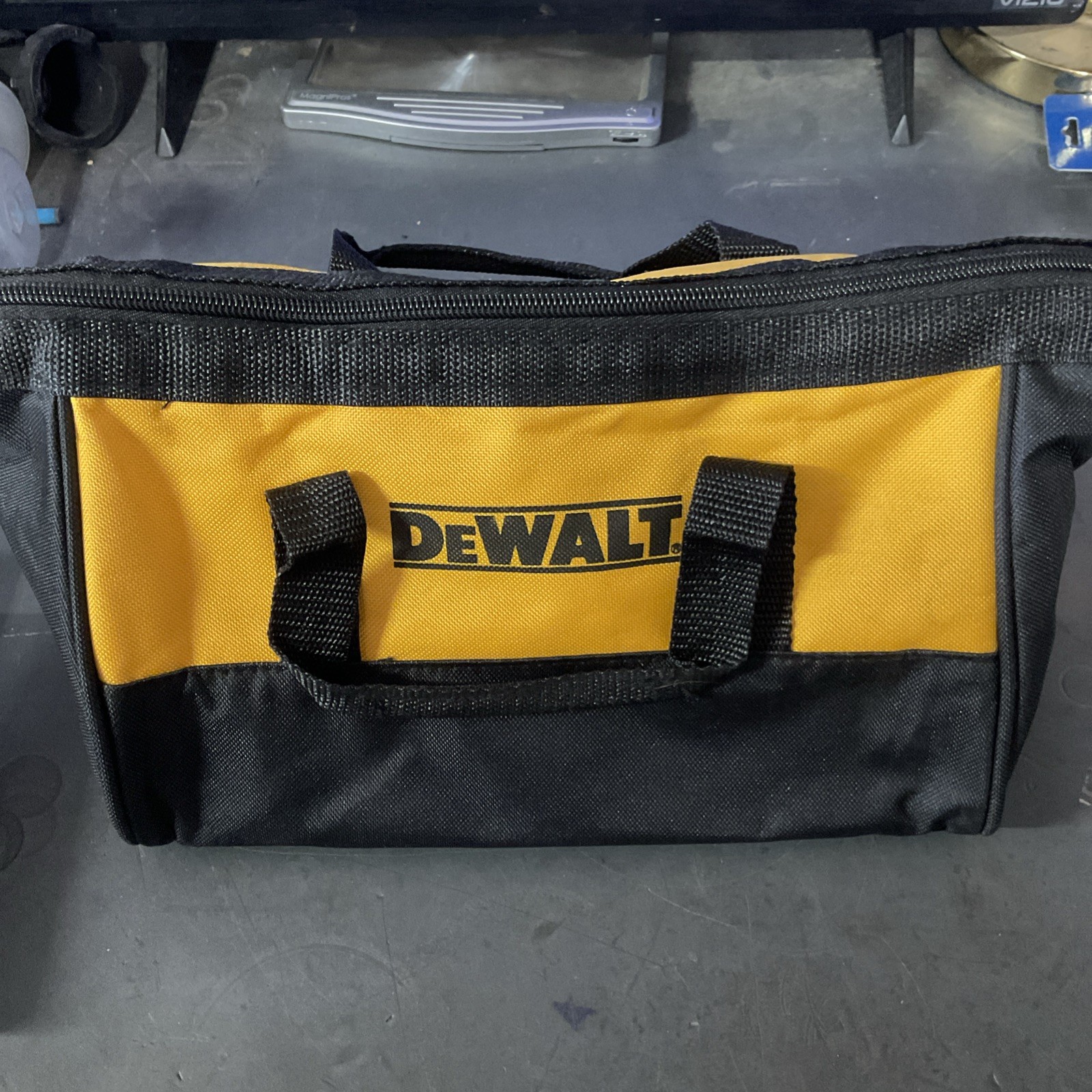DEWALT TOOL BAG 8” X 11”, Zippered, N294699