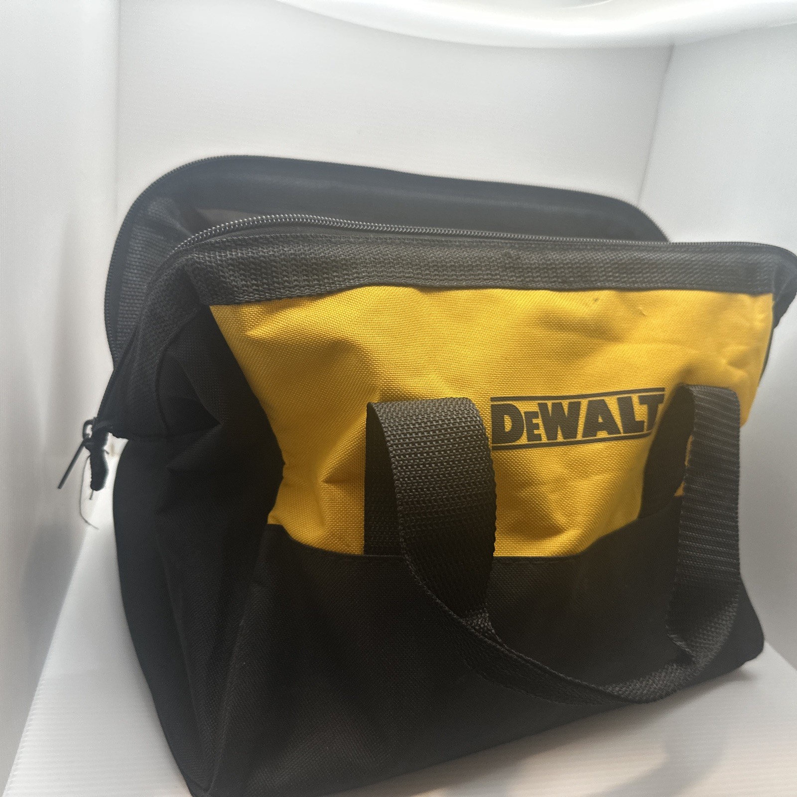 DEWALT 629053-00 15″ Medium Heavy Duty Contractor Tool Bag 15″x9″x10″ – NEW