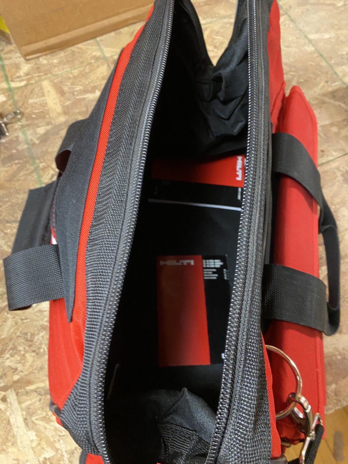 Hilti 16in HeavyDuty Contractor Tool bag, Medium Size NEVER USED. 2323711