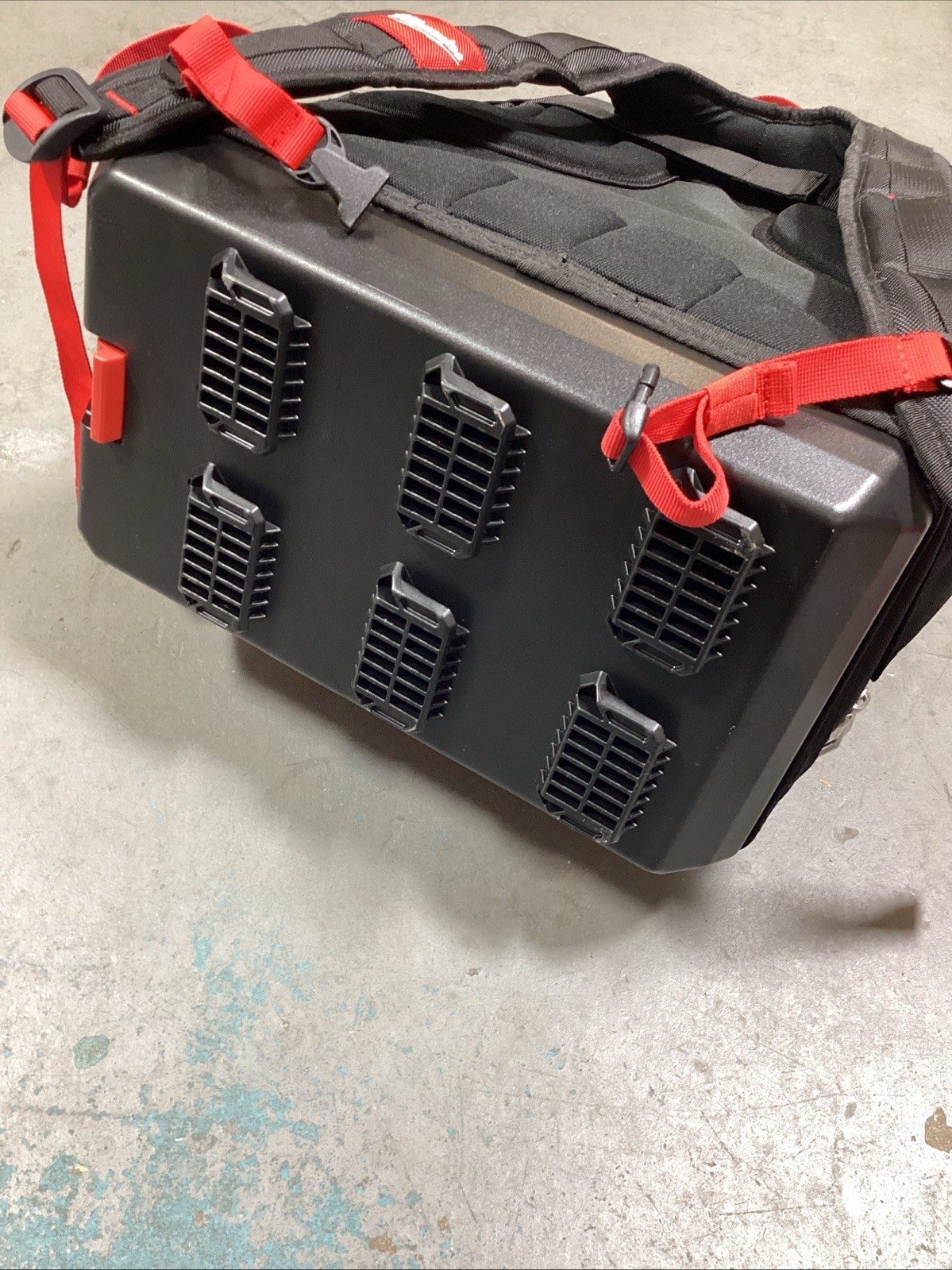 Milwaukee 48-22-8301 PACKOUT 15″W x 19.”H Impact-Resistant Backpack…NEW