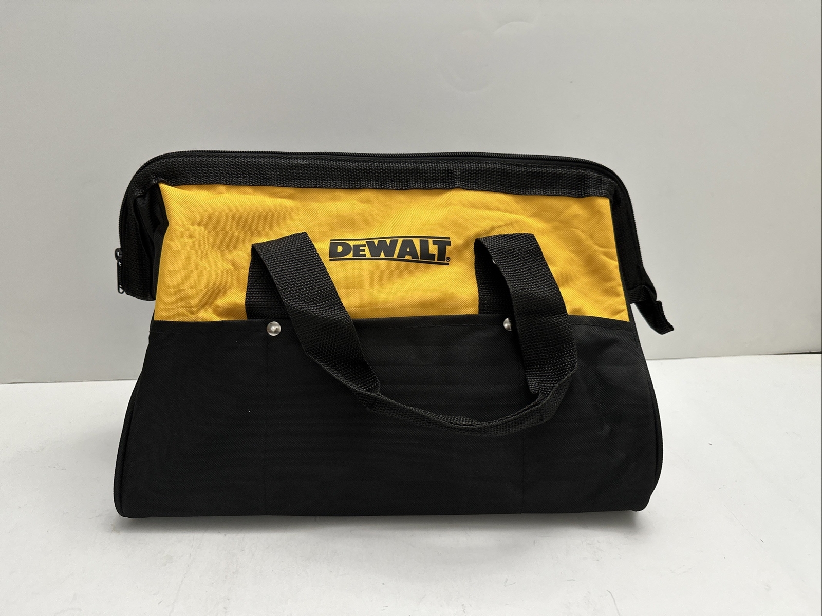 Dewalt 15″ Large Heavy Duty Contractor Tool New Bag in Bulk Packaging 15x10x10 V