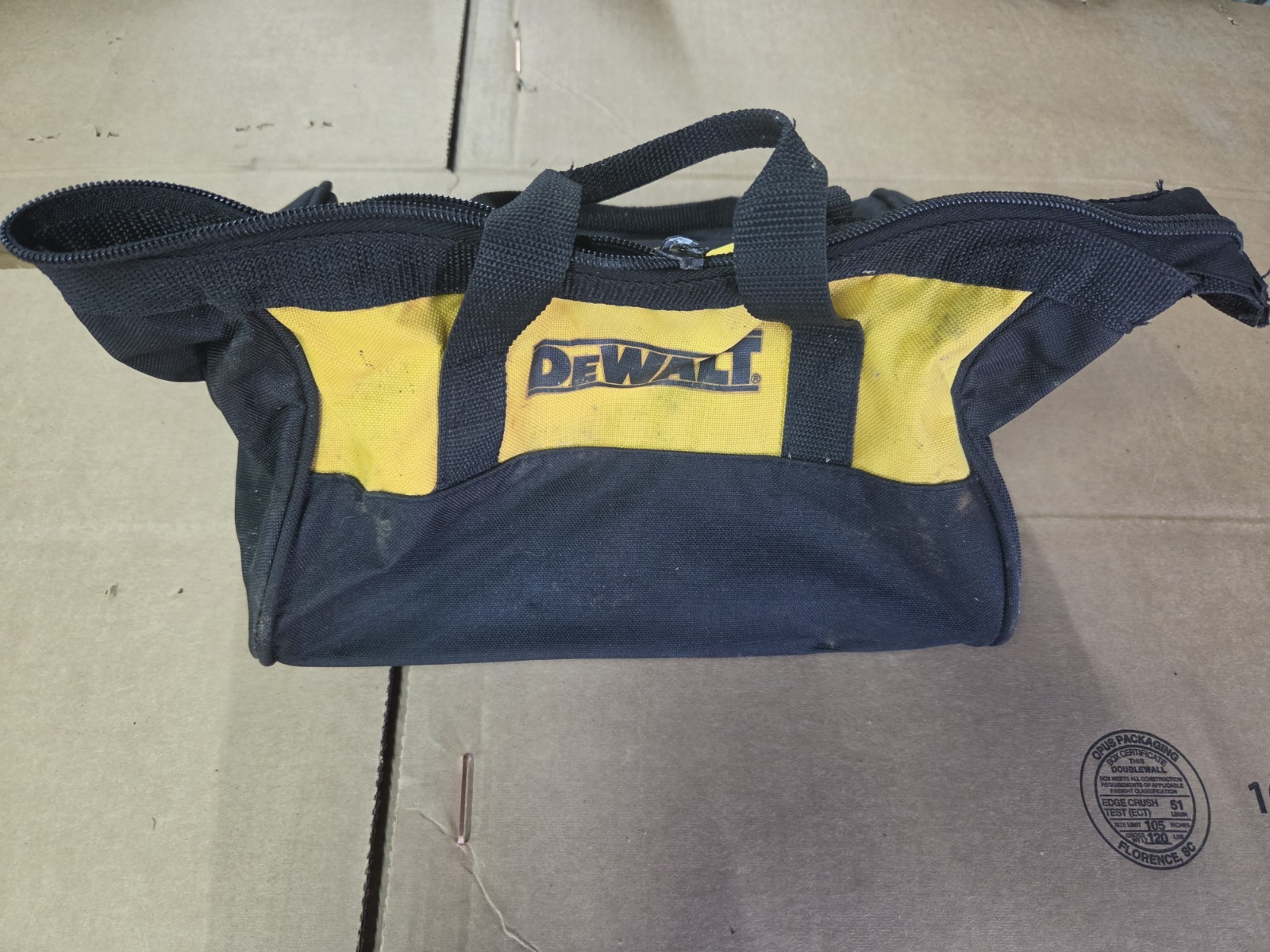DeWalt Contractor 10″ Canvas Tool Bag N294699 (approx. 10″ x 8″ x 6″)