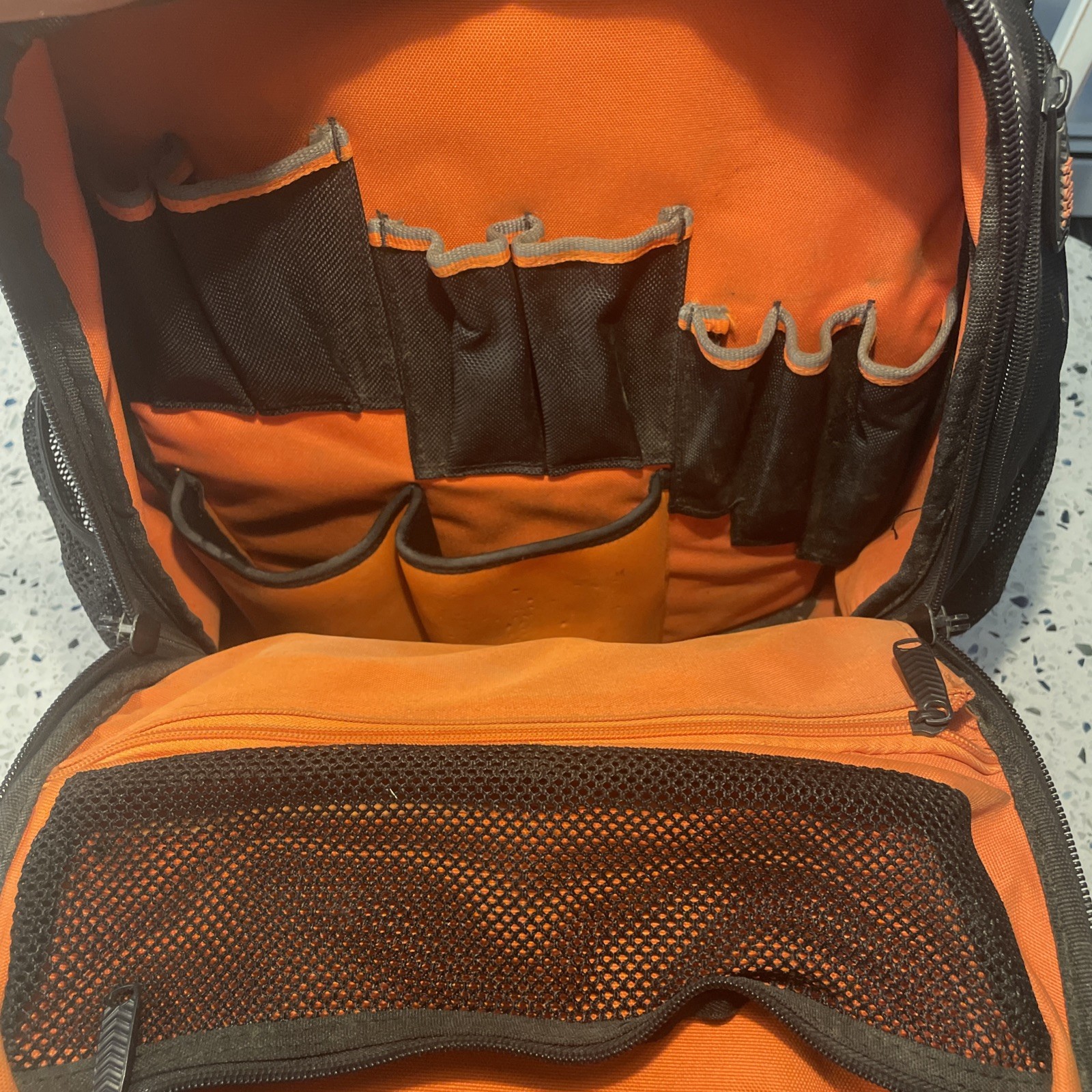 KLEIN 55647 TRADESMAN PRO TABLET BACKPACK used