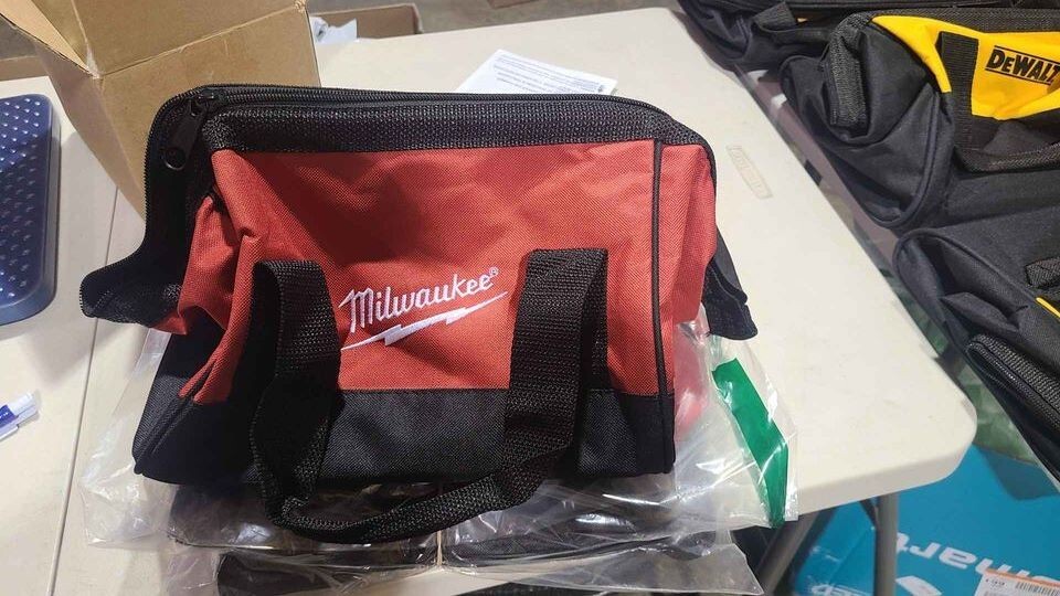 NEW MILWAUKEE 11″ X 10″ X 8″ Small Heavy Duty Contractors Tool Bag Tote Case m12