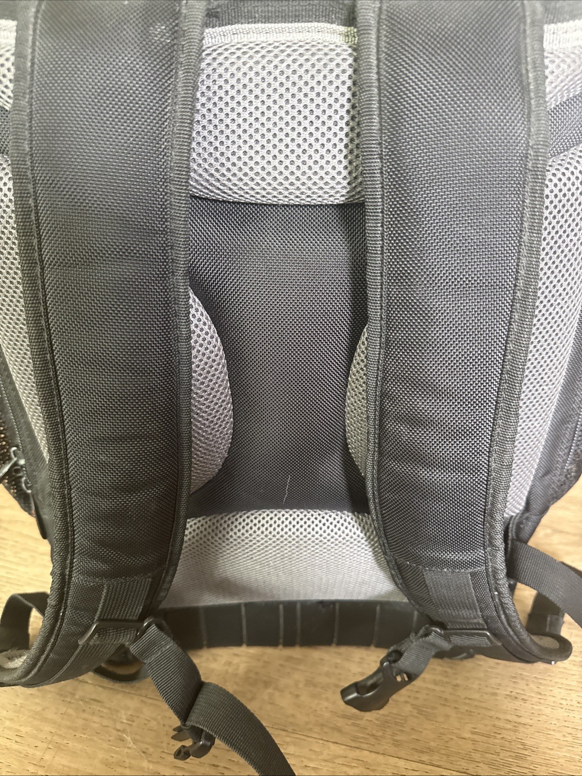 Klein Tools Tradesman Pro 25 Pocket Nylon Padded Backpack Tool Bag Laptop Pocket