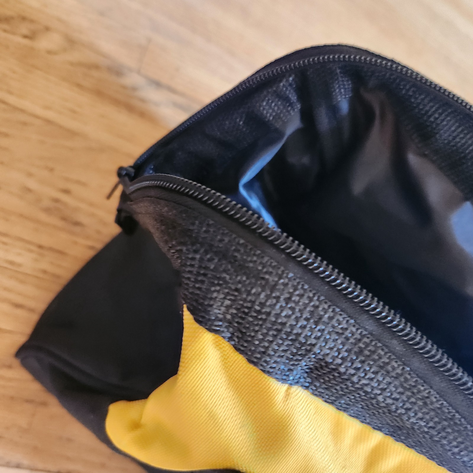 DEWALT 13in Contractor Tool Bag Black/Yellow N381993